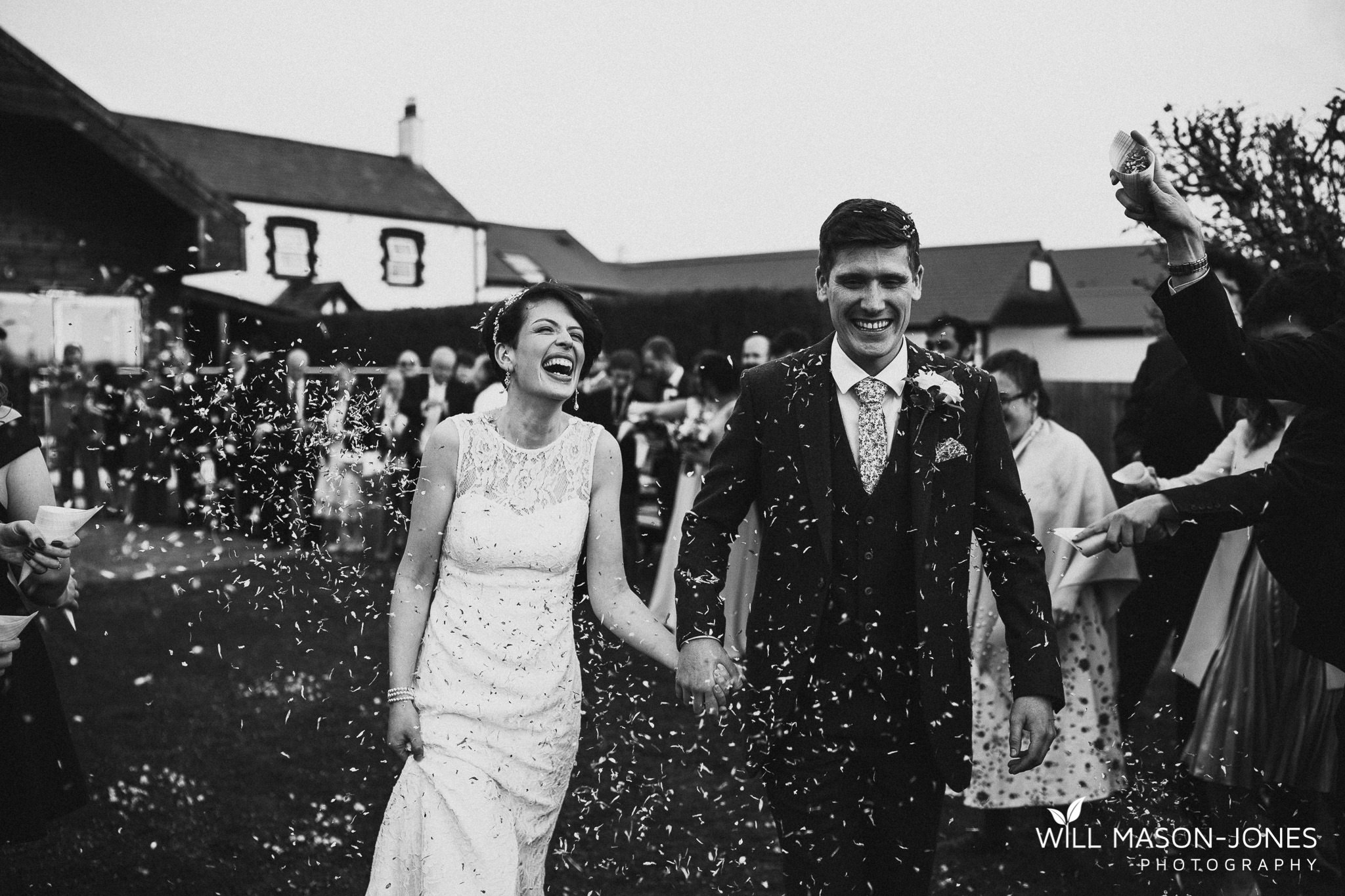  llanerch vineyard cardiff confetti colourful photography 