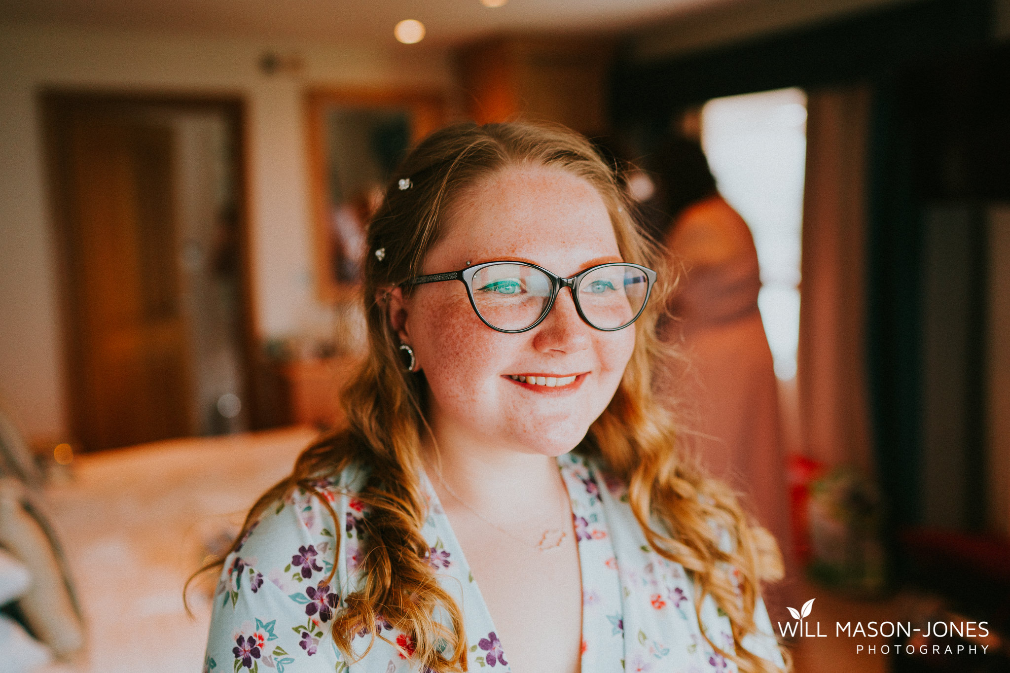  alternative colourful relaxed groom and bridal preparations photography oxwich bay hotel swansea 