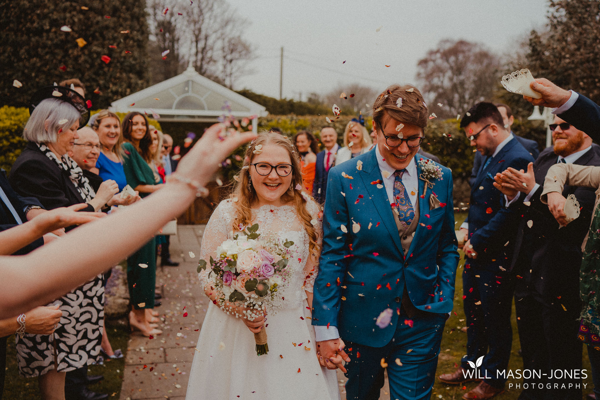  family confetti photographyoxwich bay hotel swansea relaxed colourful 