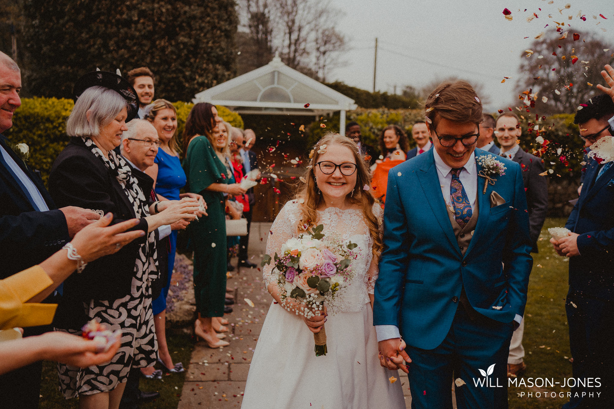  family confetti photographyoxwich bay hotel swansea relaxed colourful 