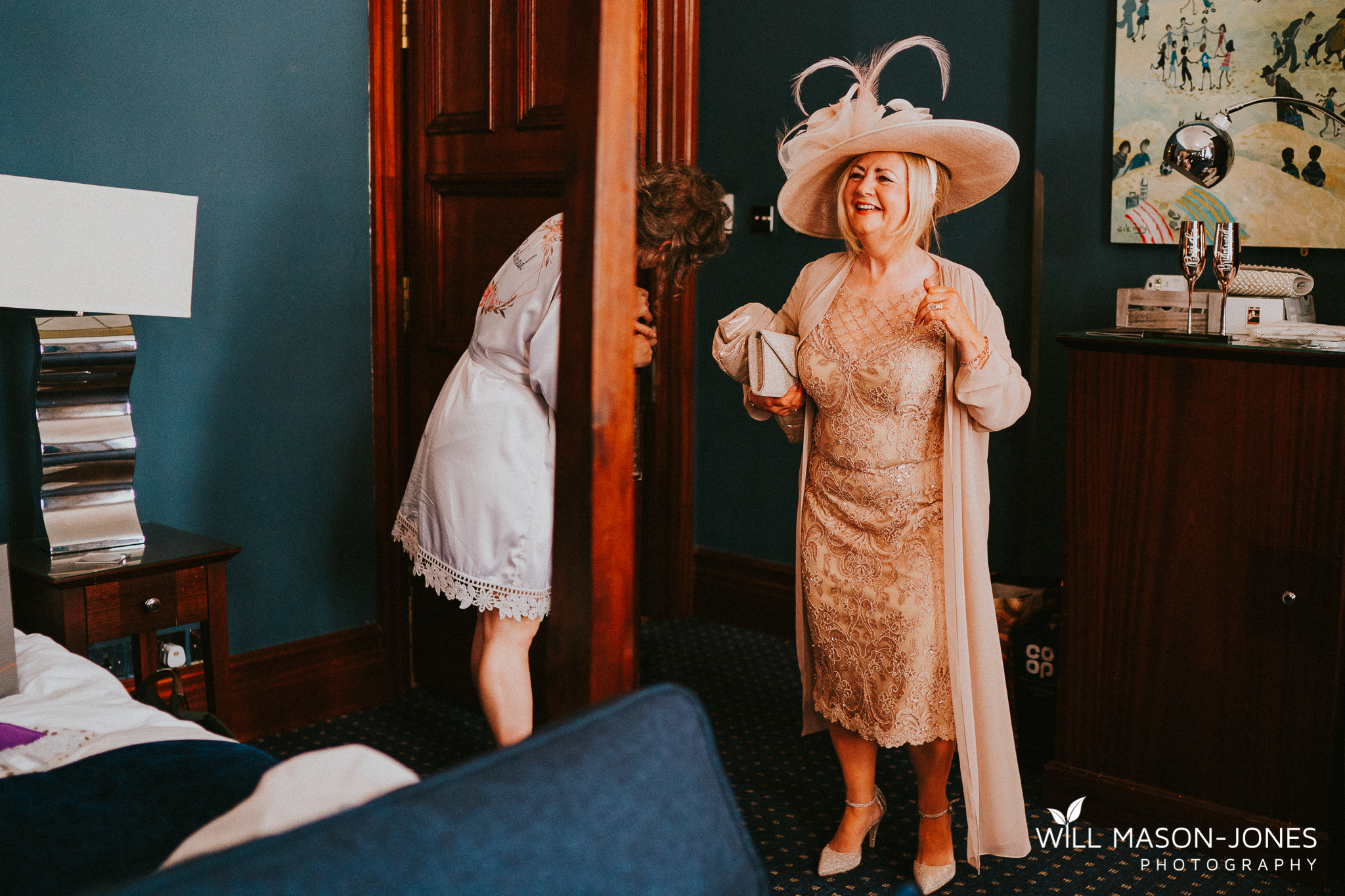  morgans hotel swansea bridal preparations photography natural colourful 