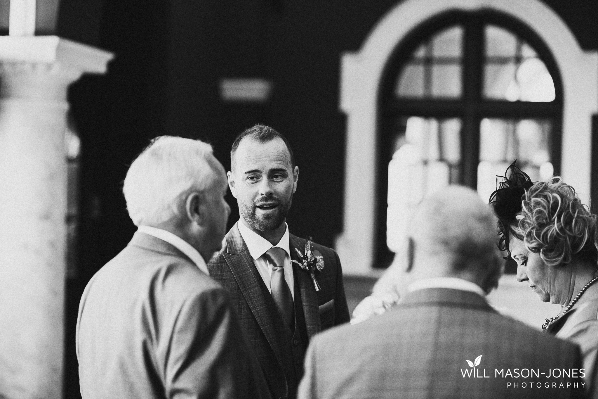  small relaxed intimate wedding ceremony in morgans hotel swansea 