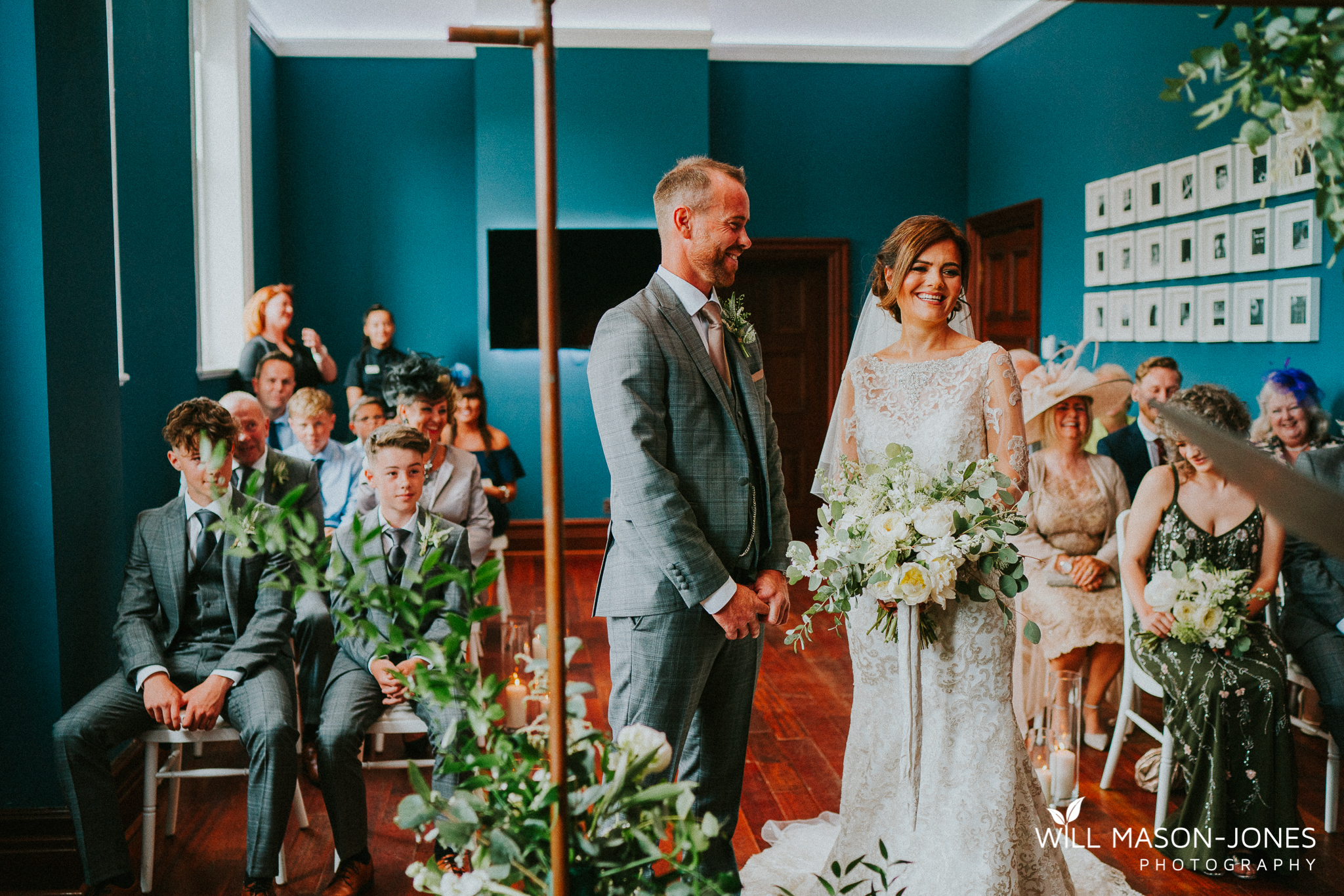  small relaxed intimate wedding ceremony in morgans hotel swansea 