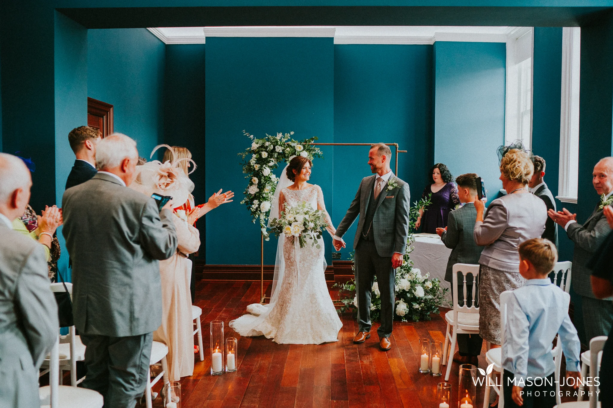 small relaxed intimate wedding ceremony in morgans hotel swansea 