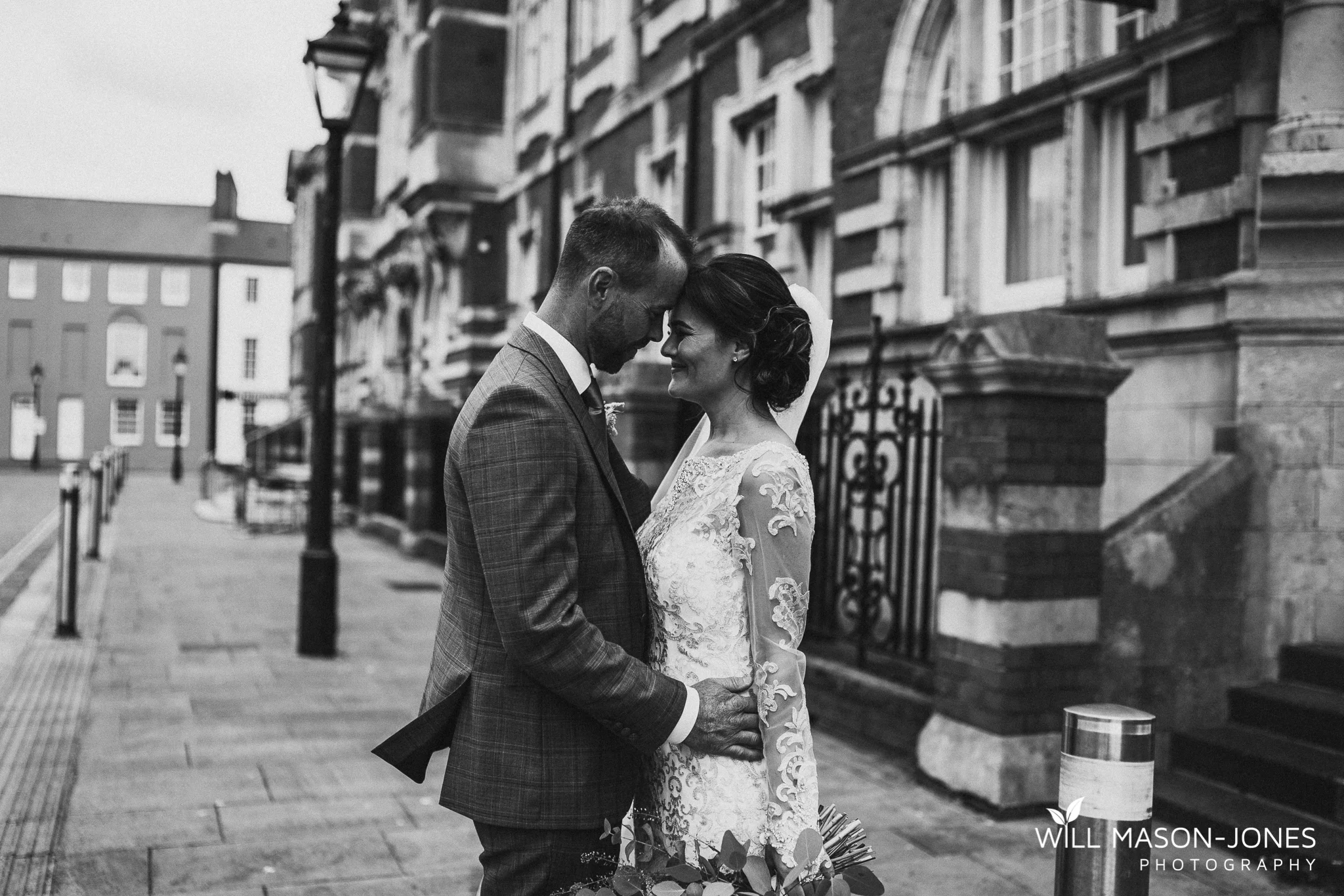  colourful relaxed couple portrait photography at morgans hotel swansea 