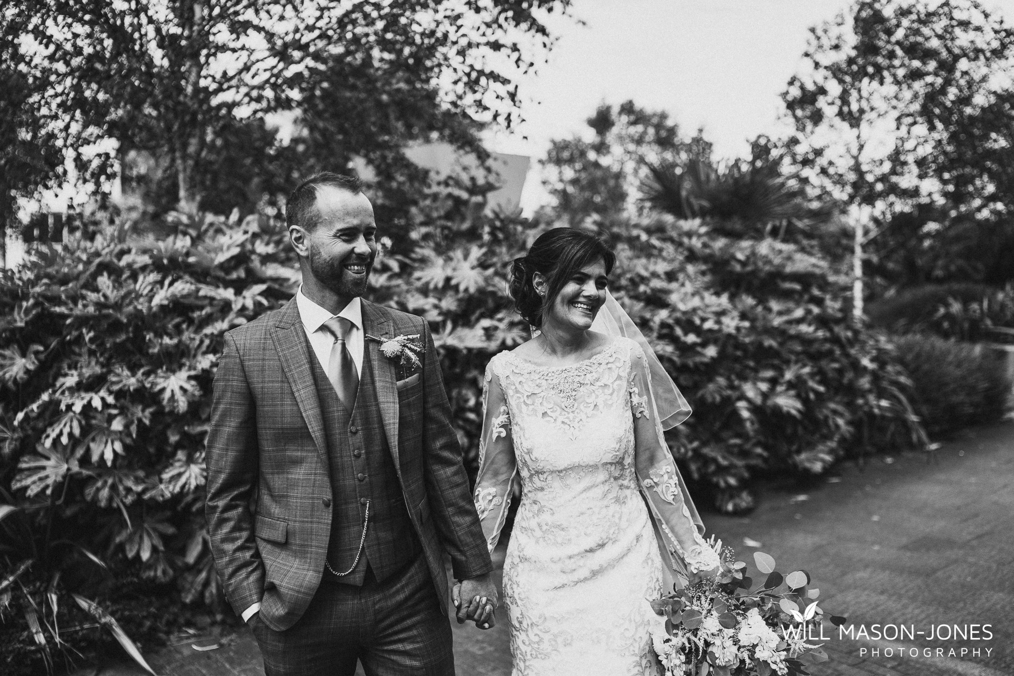  colourful relaxed couple portrait photography at morgans hotel swansea 