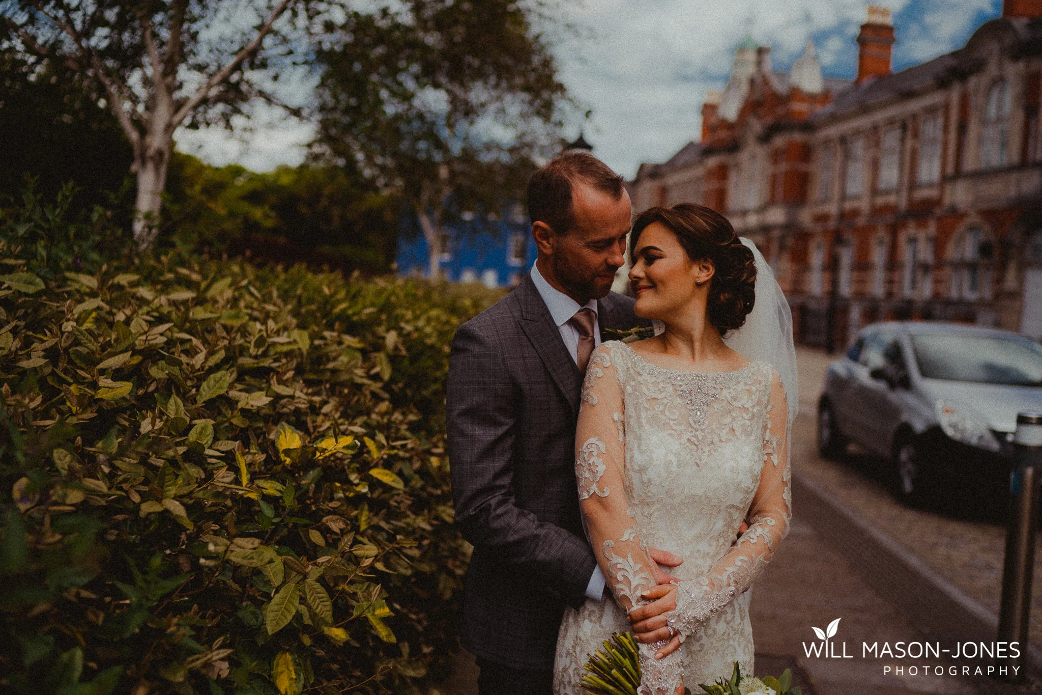  colourful relaxed couple portrait photography at morgans hotel swansea 