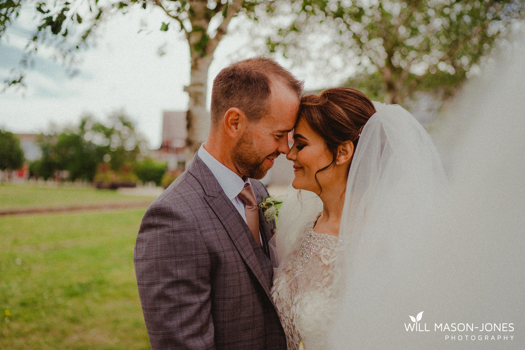  colourful relaxed couple portrait photography at morgans hotel swansea 