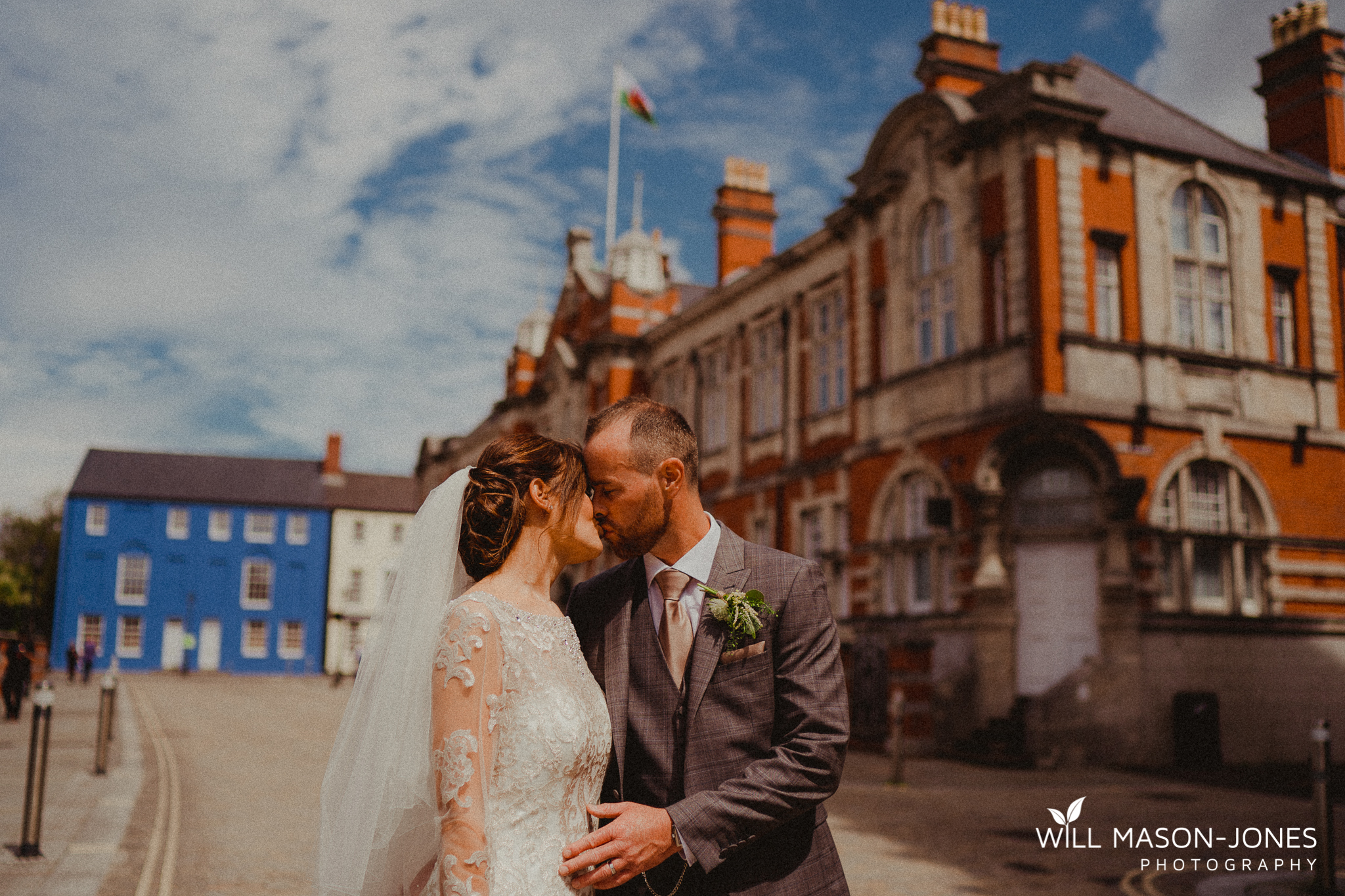  colourful relaxed couple portrait photography at morgans hotel swansea 