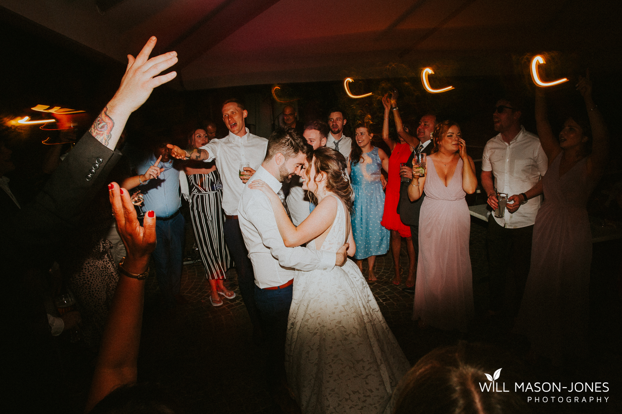  lake garda wedding malcesine reception al cervo fun colourful photography 