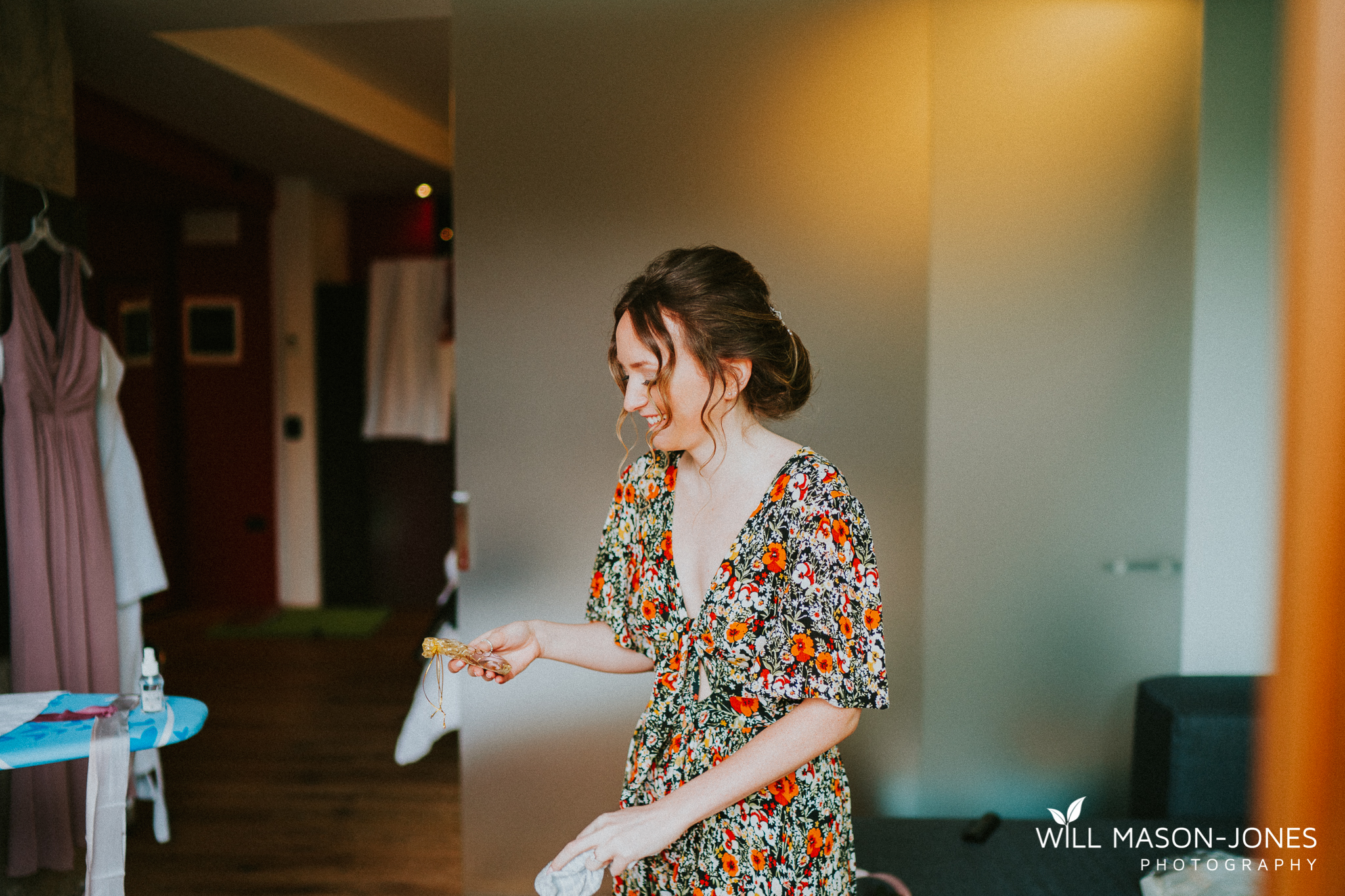  bridal preparations at hotel ambient hotel prima luna malcesine italy wedding photography 