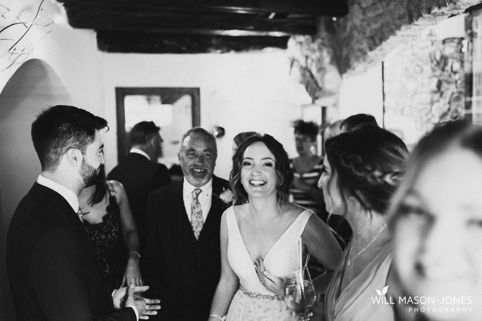  malcesine old town wedding guests candid natural photography lake garda 