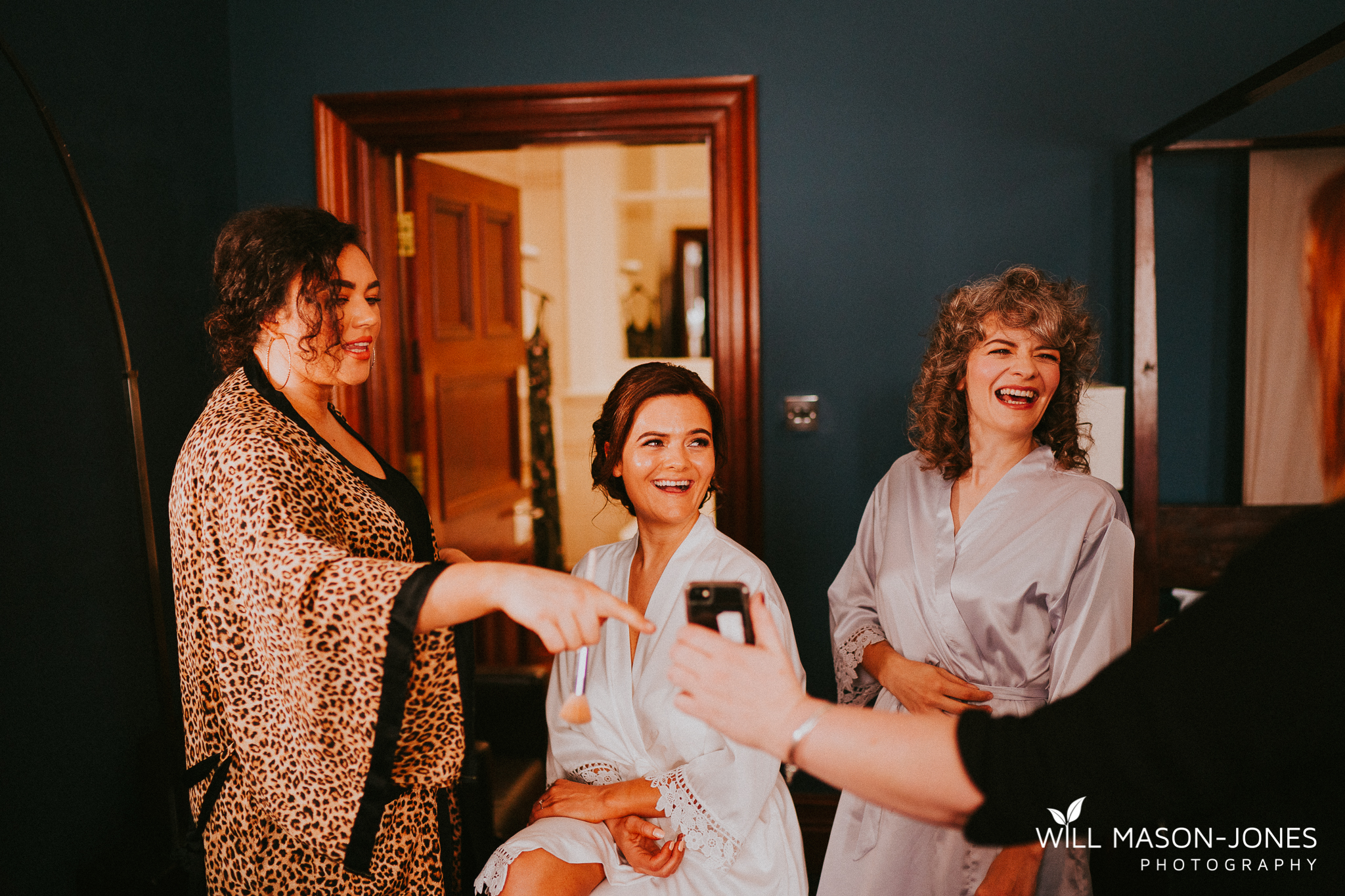  morgans hotel swansea bridal preparations photography natural colourful 