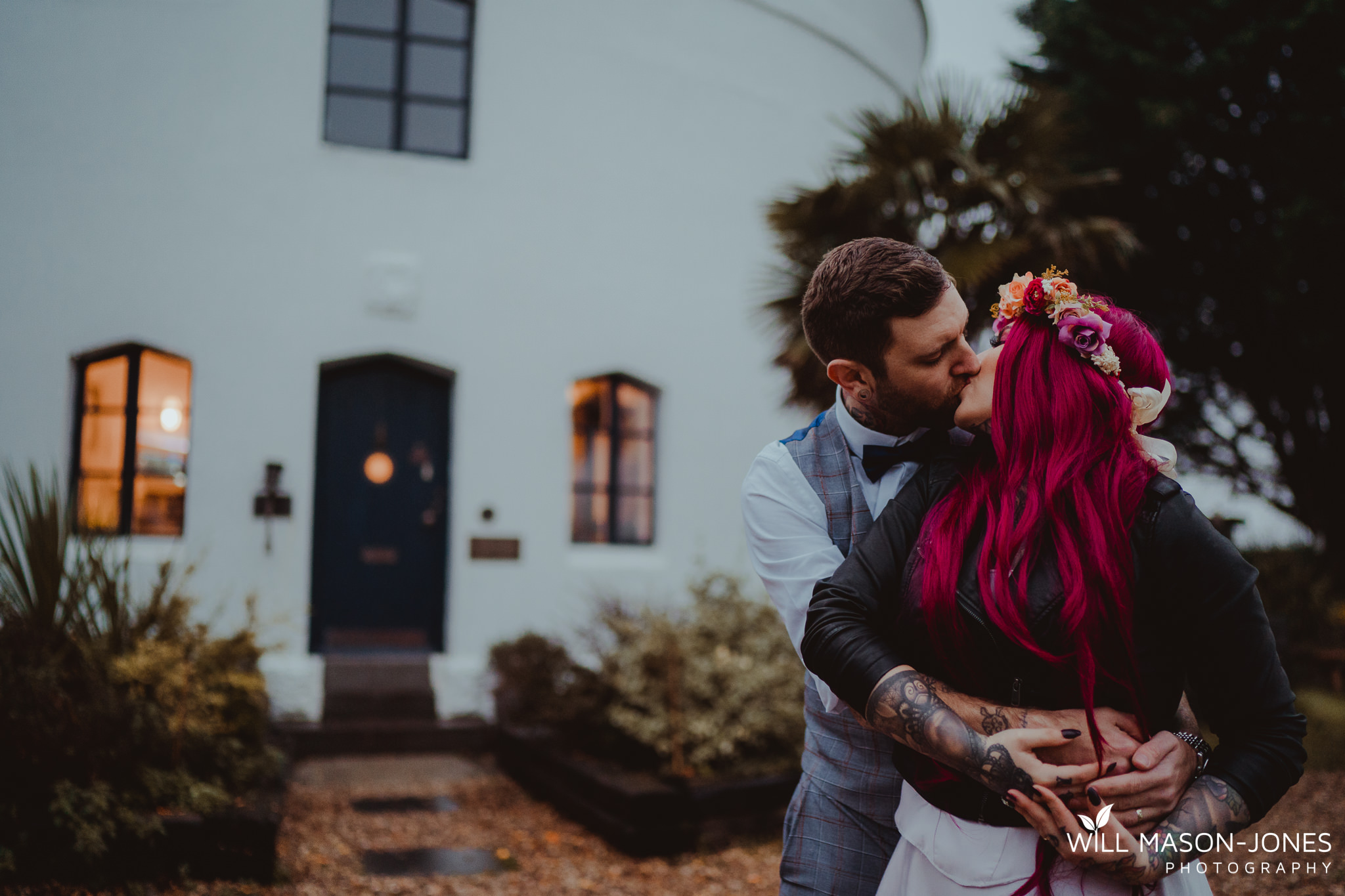  usk lighthouse wales elopement rock n roll alternative tattoo couple photography 