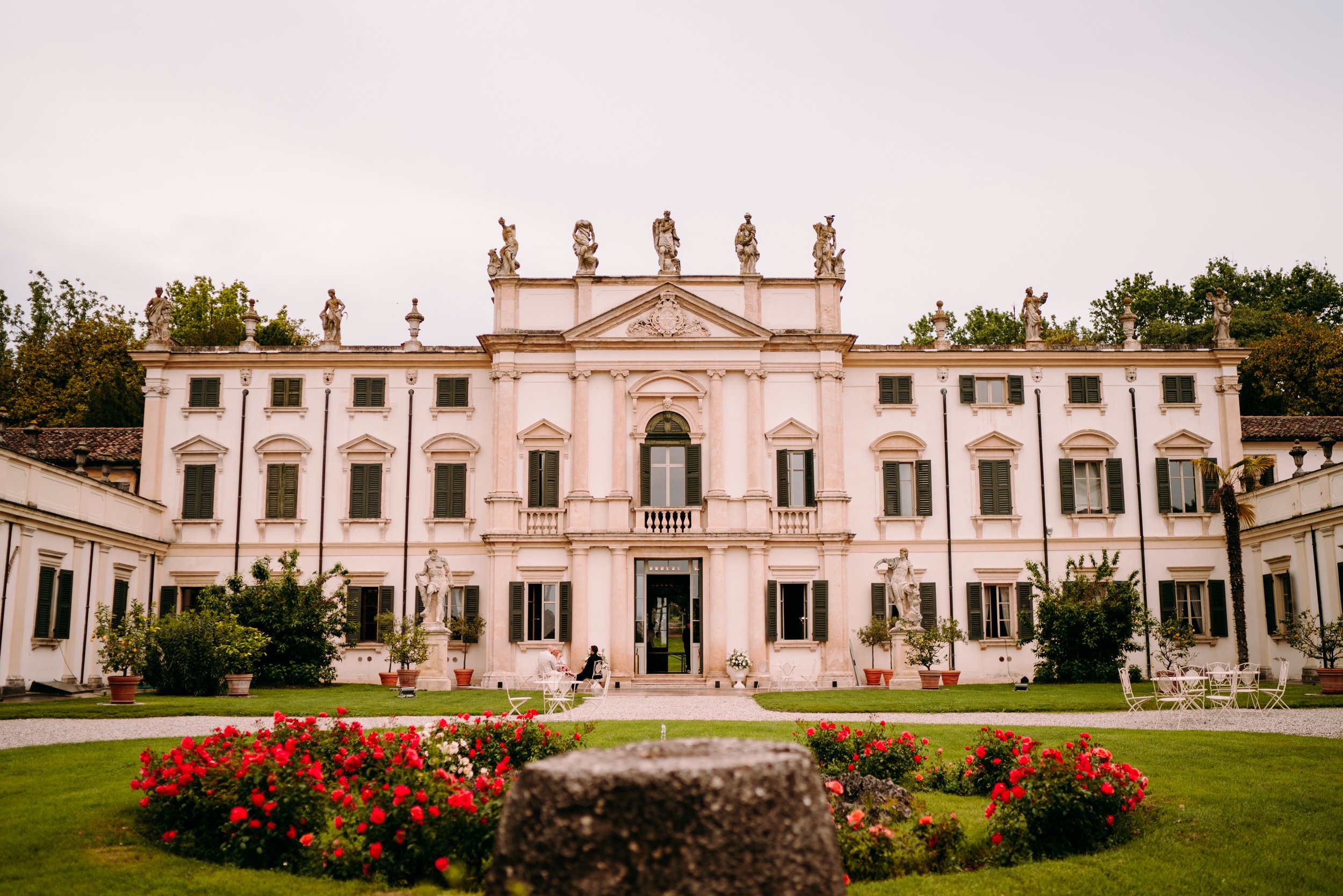  destination wedding photographer UK verona italy fun and relaxed mosconi bertani 