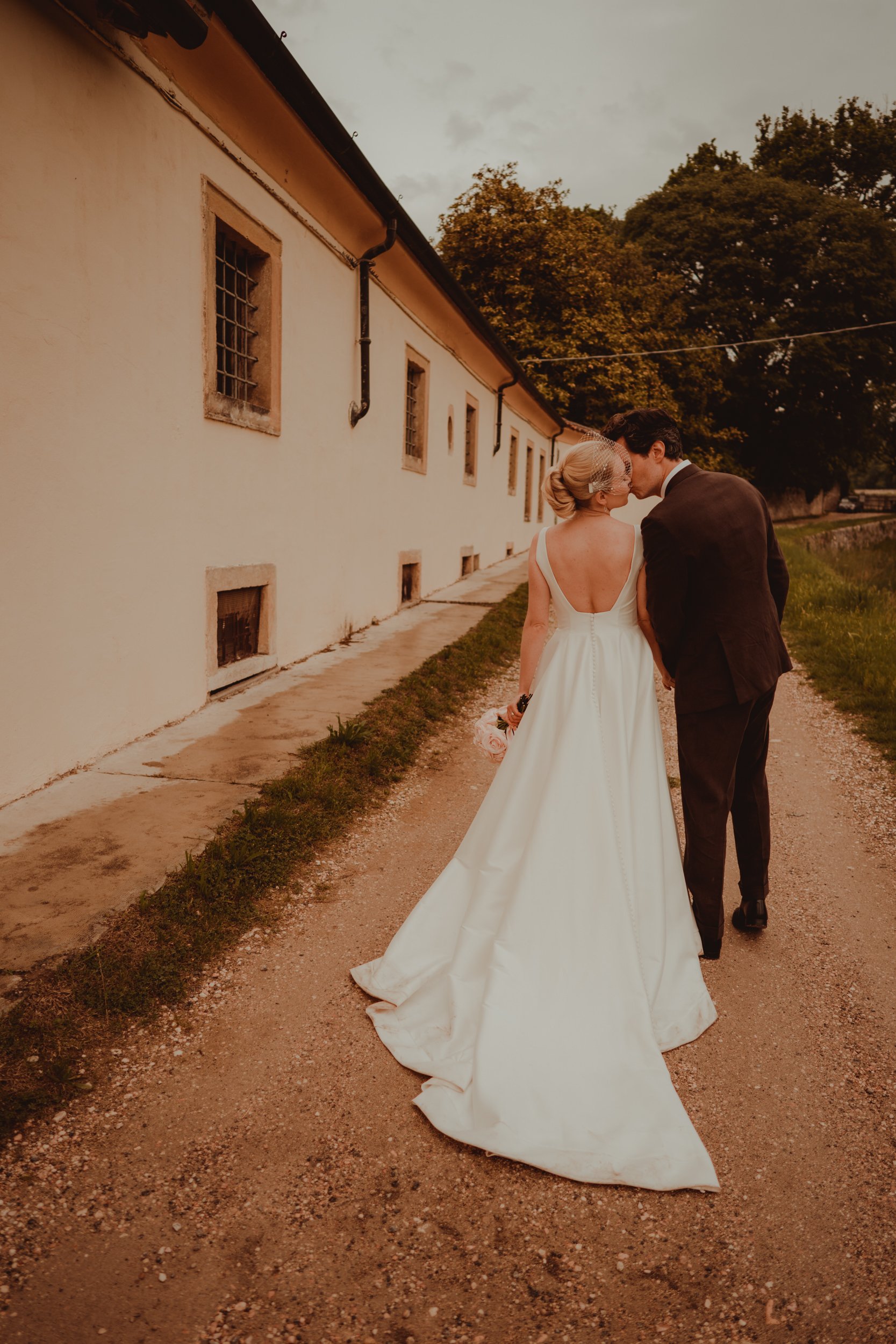  destination wedding photographer UK verona italy fun and relaxed mosconi bertani 