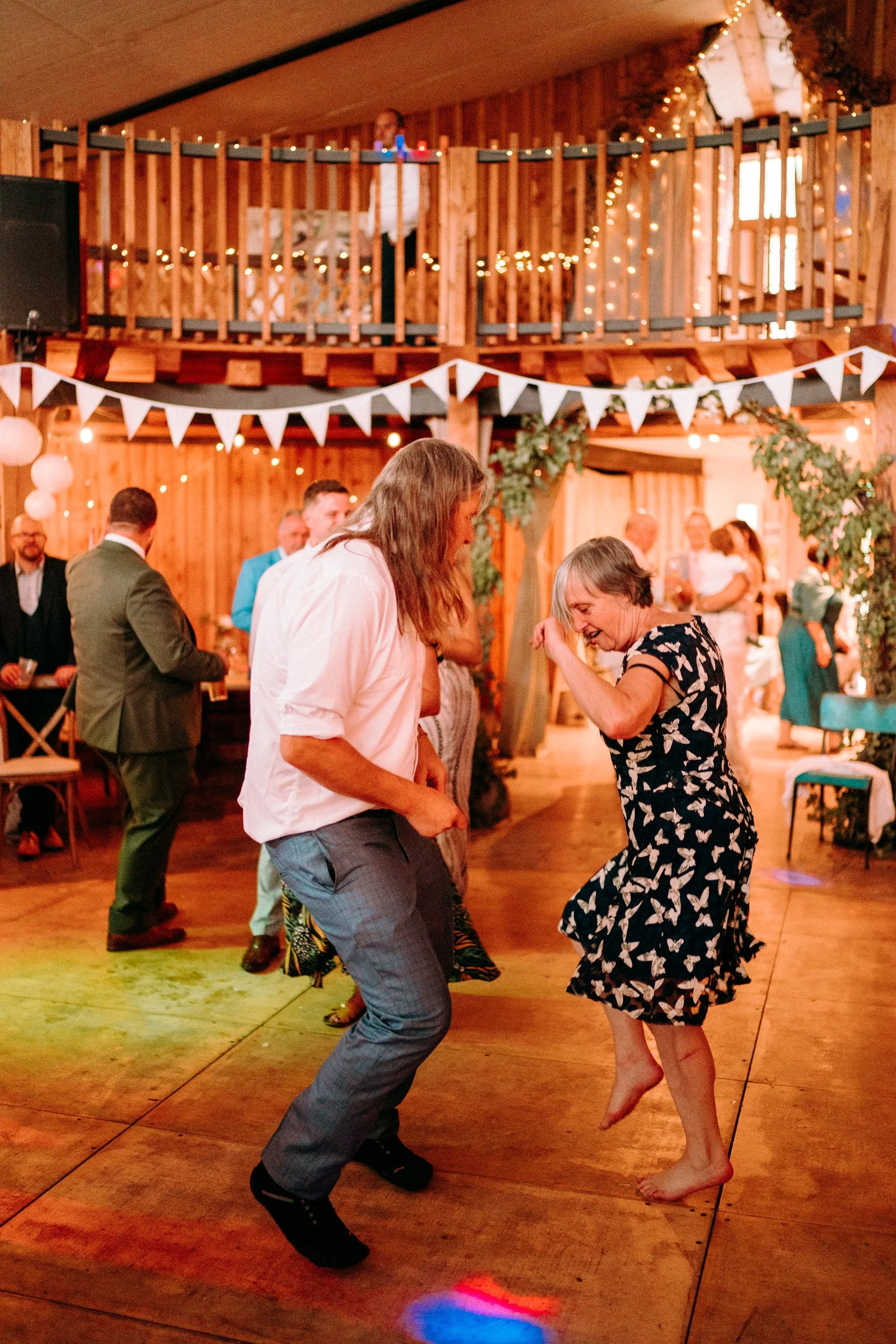 coed weddings cardiff natural fun relaxed photographers 