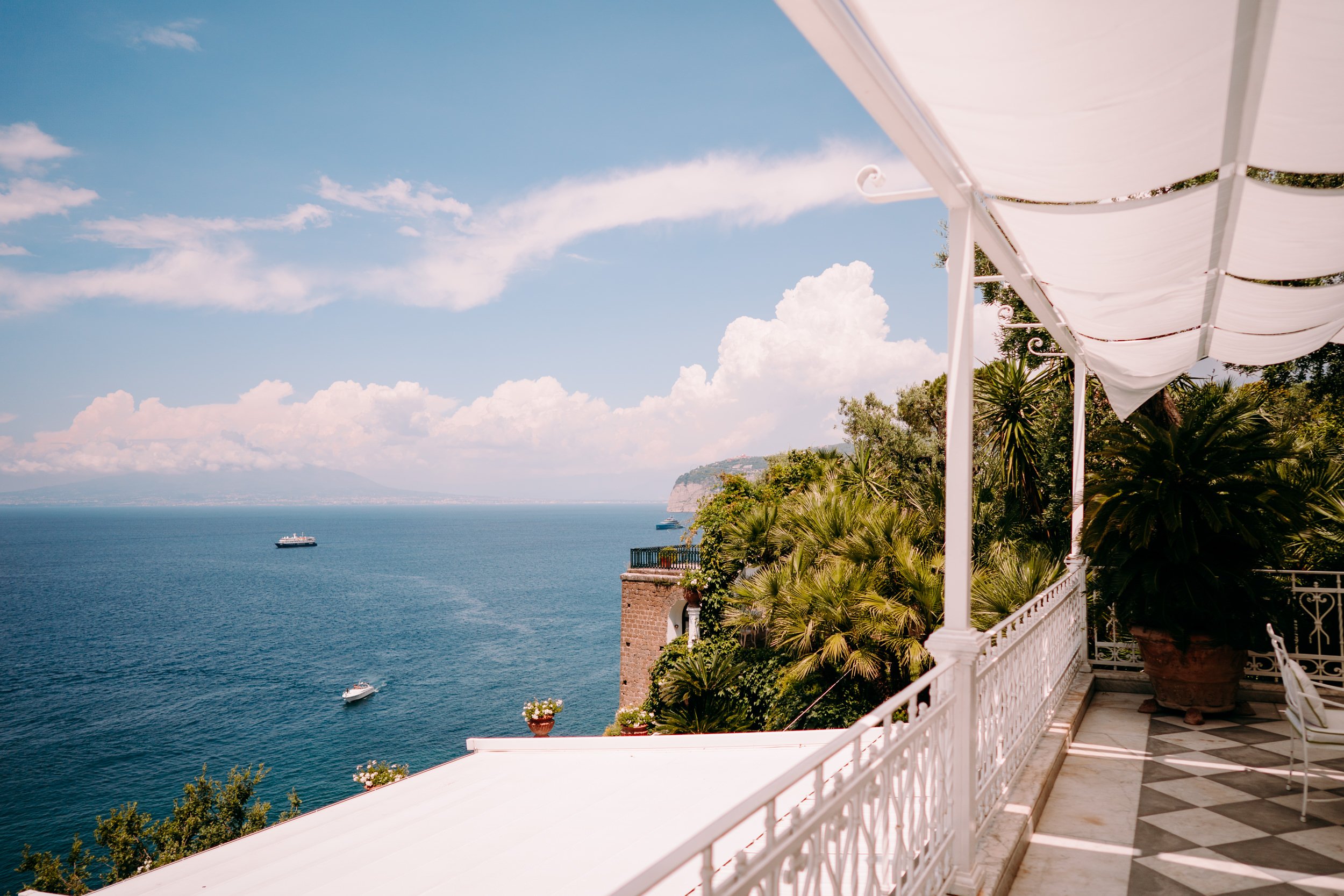 sorrento-italy-overseas-destination-wedding-photographer-uk-villa-silvana-16.jpg