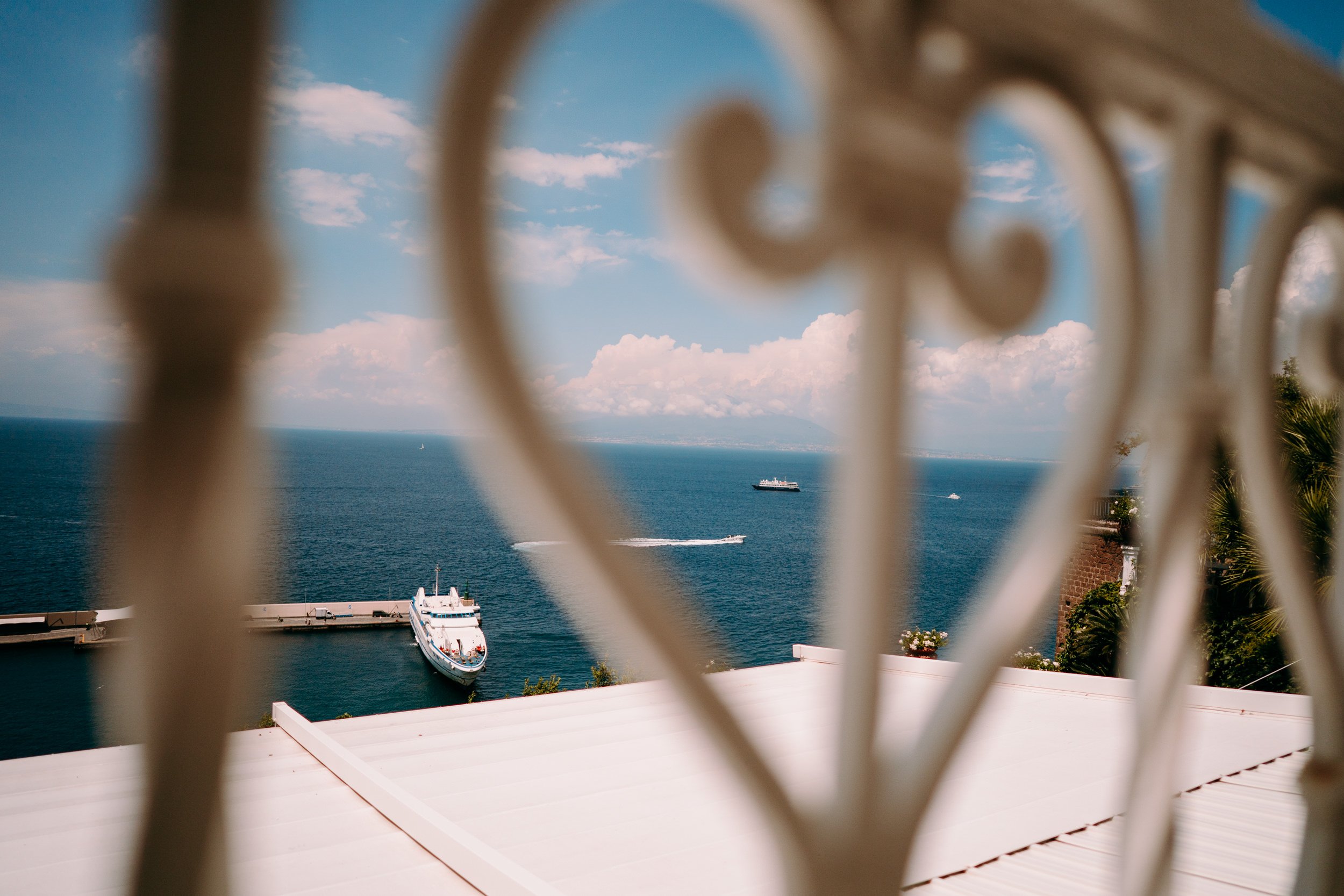 sorrento-italy-overseas-destination-wedding-photographer-uk-villa-silvana-23.jpg