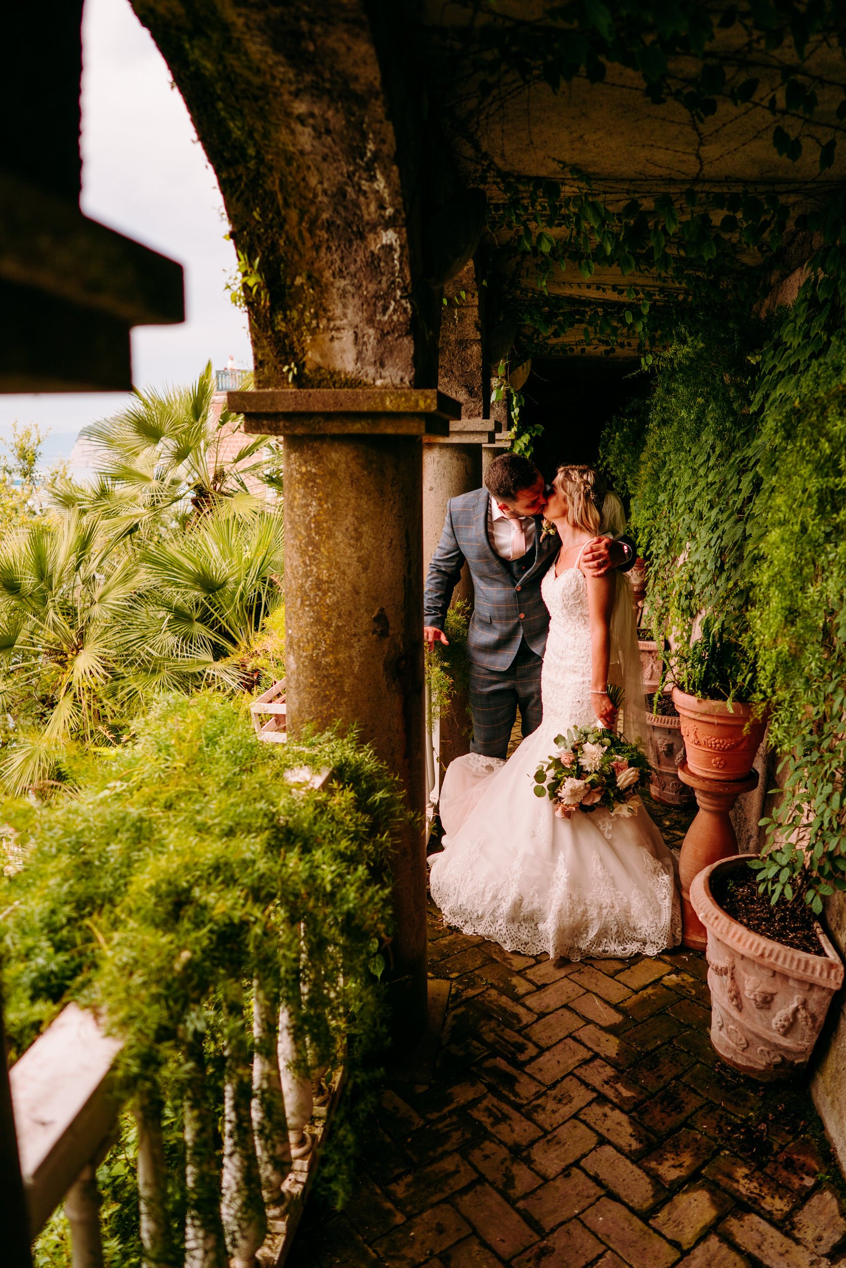 sorrento-italy-overseas-destination-wedding-photographer-uk-villa-silvana-113.jpg