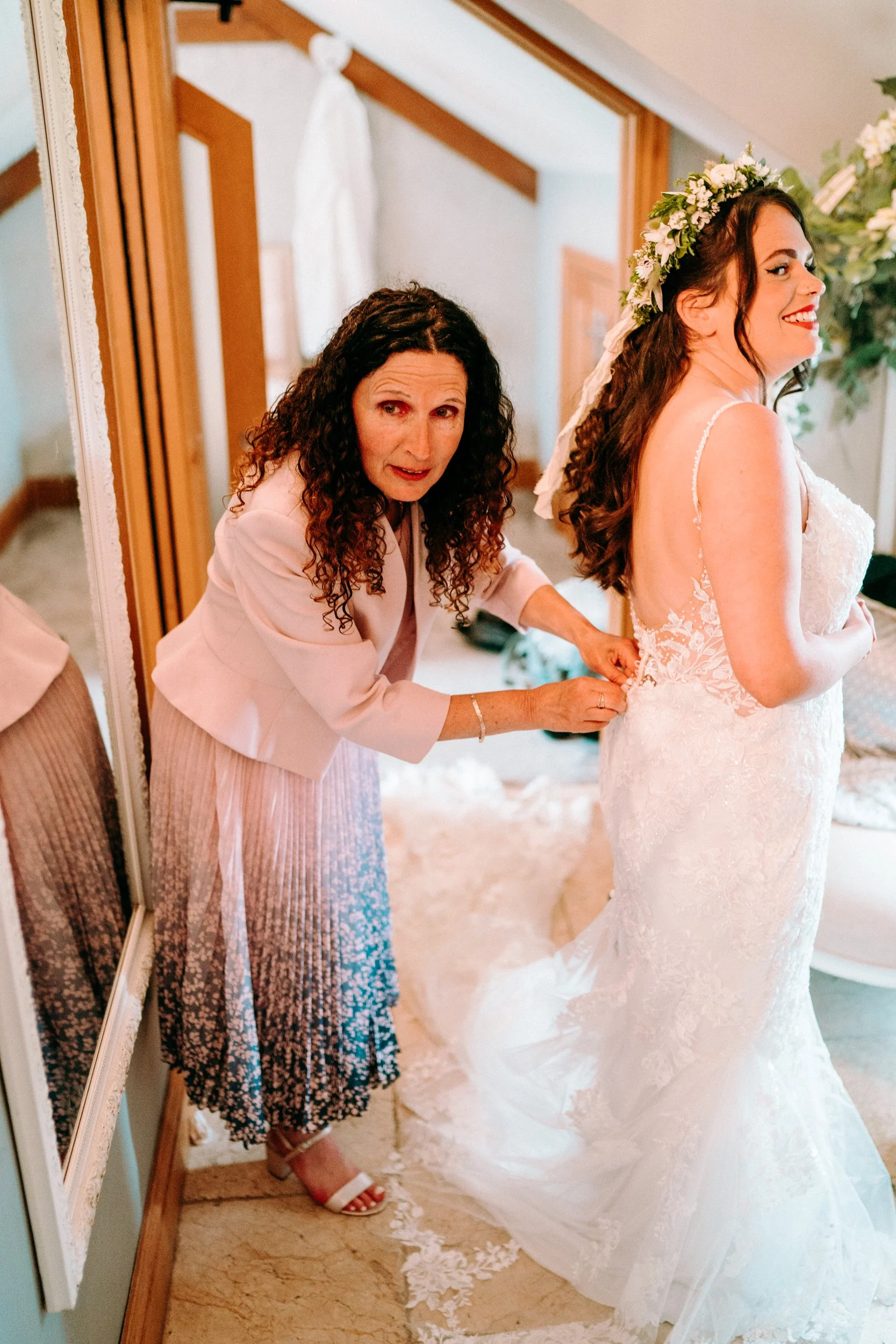 oldwalls-swansea-wedding-photographer-colourful-relaxed-22.jpg