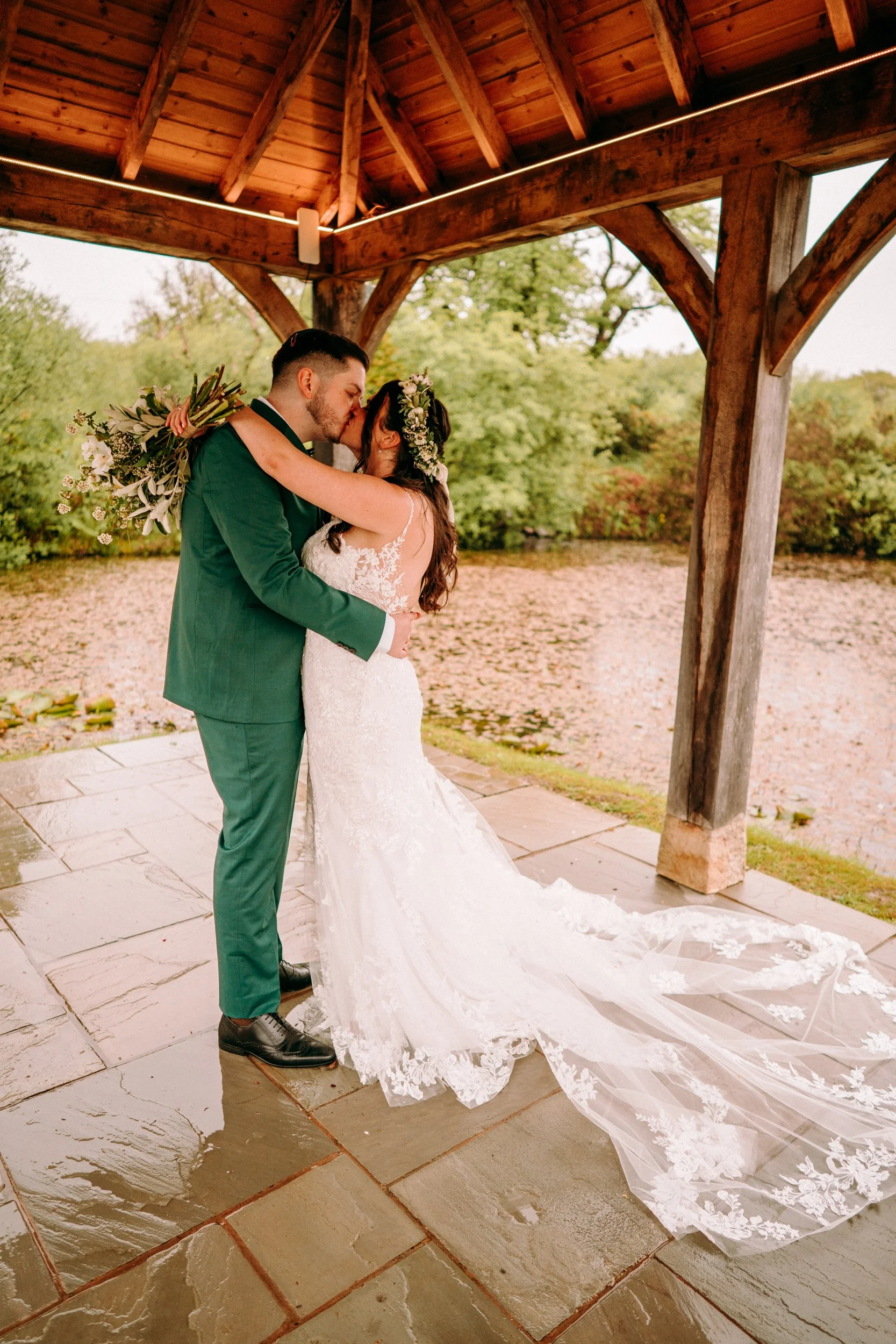 oldwalls-swansea-wedding-photographer-colourful-relaxed-94.jpg