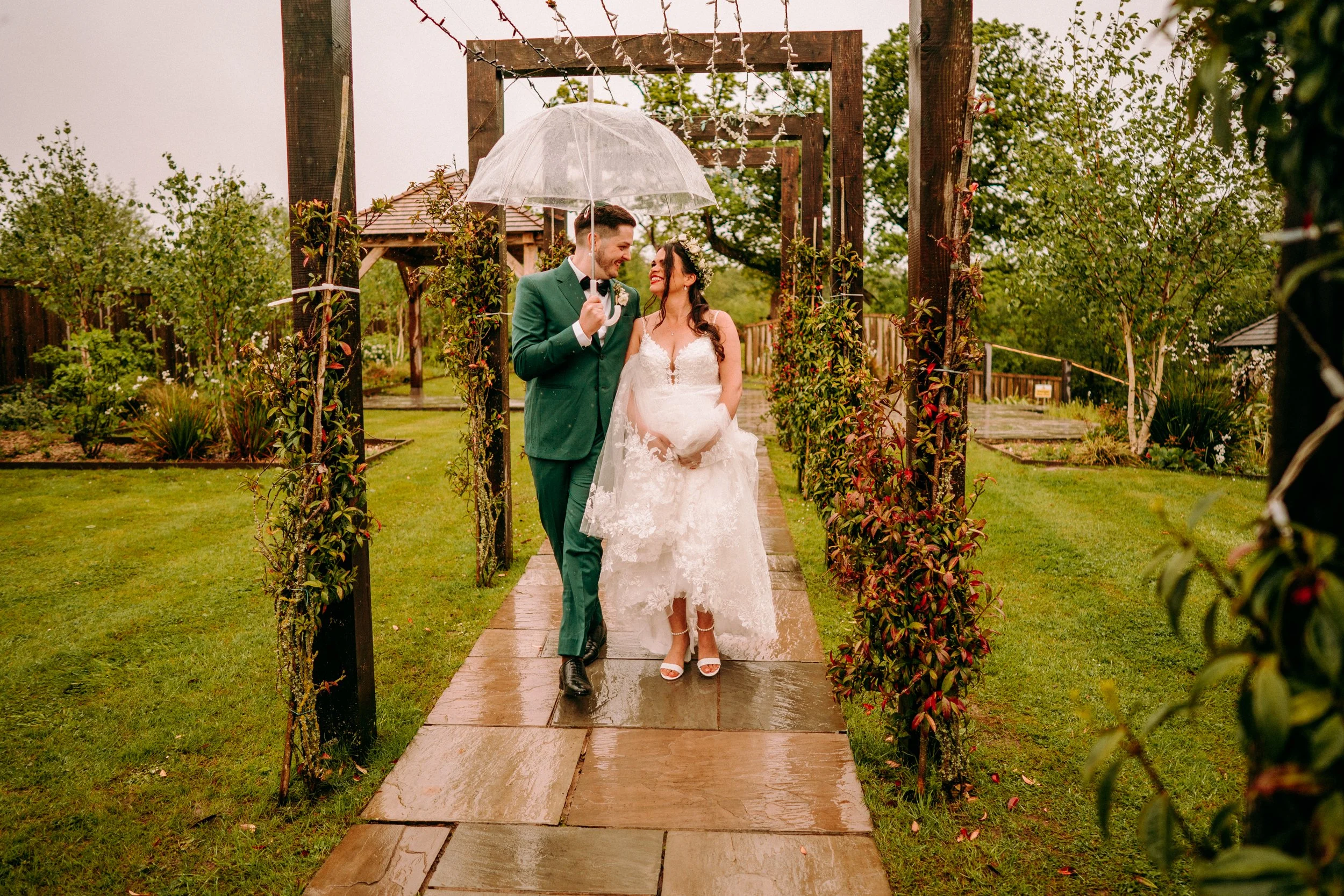 oldwalls-swansea-wedding-photographer-colourful-relaxed-103.jpg