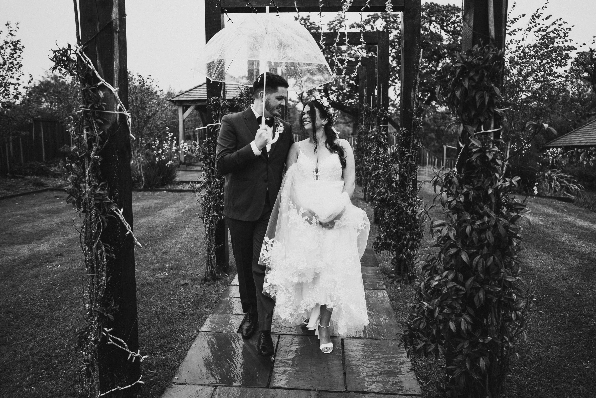 oldwalls-swansea-wedding-photographer-colourful-relaxed-104.jpg