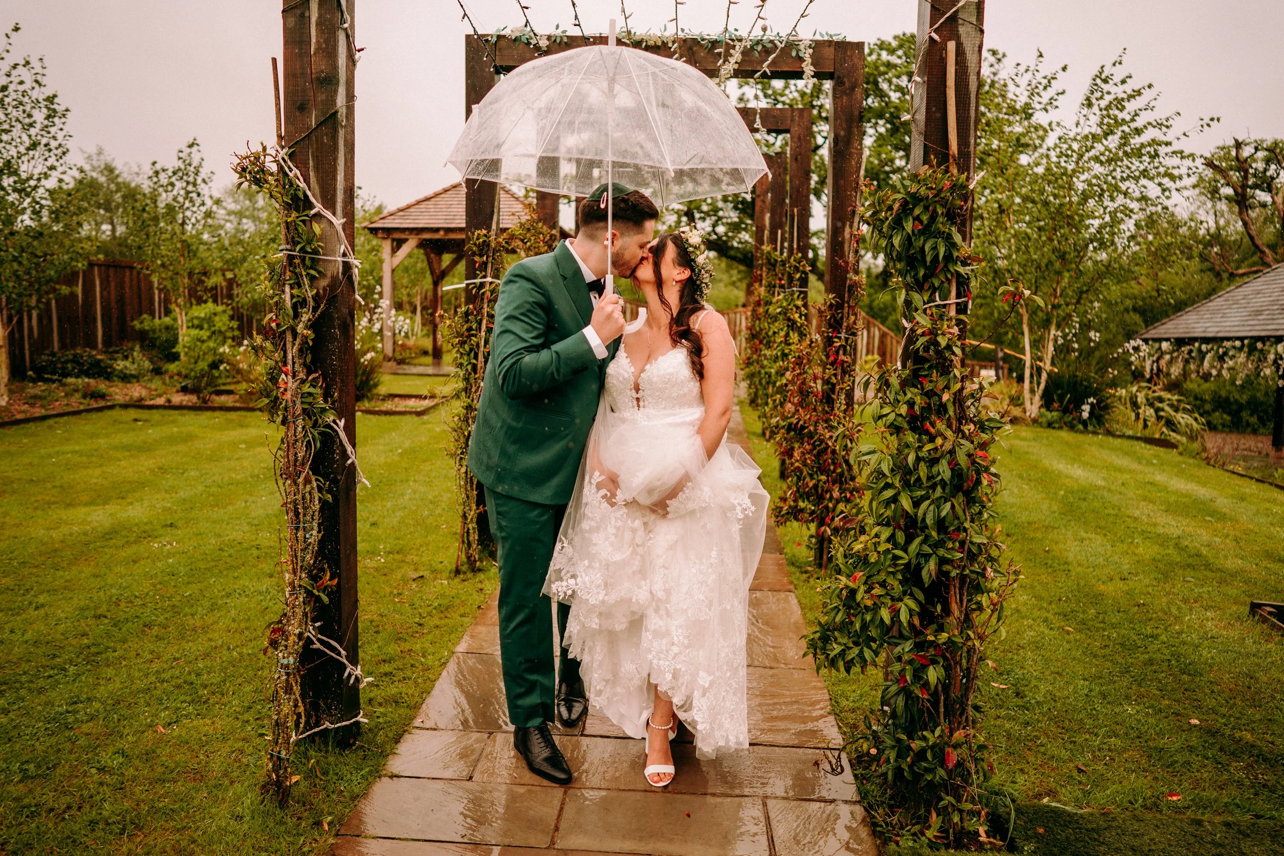 oldwalls-swansea-wedding-photographer-colourful-relaxed-105.jpg