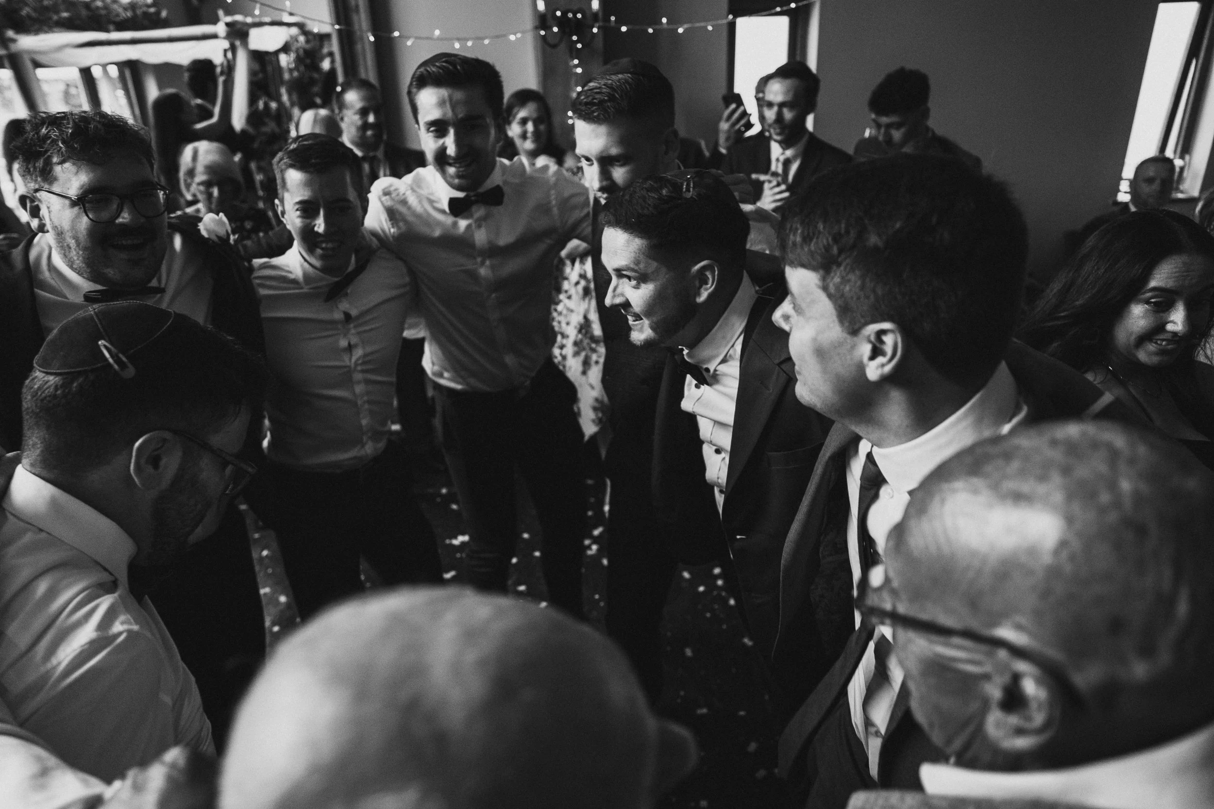 oldwalls-swansea-wedding-photographer-colourful-relaxed-160.jpg