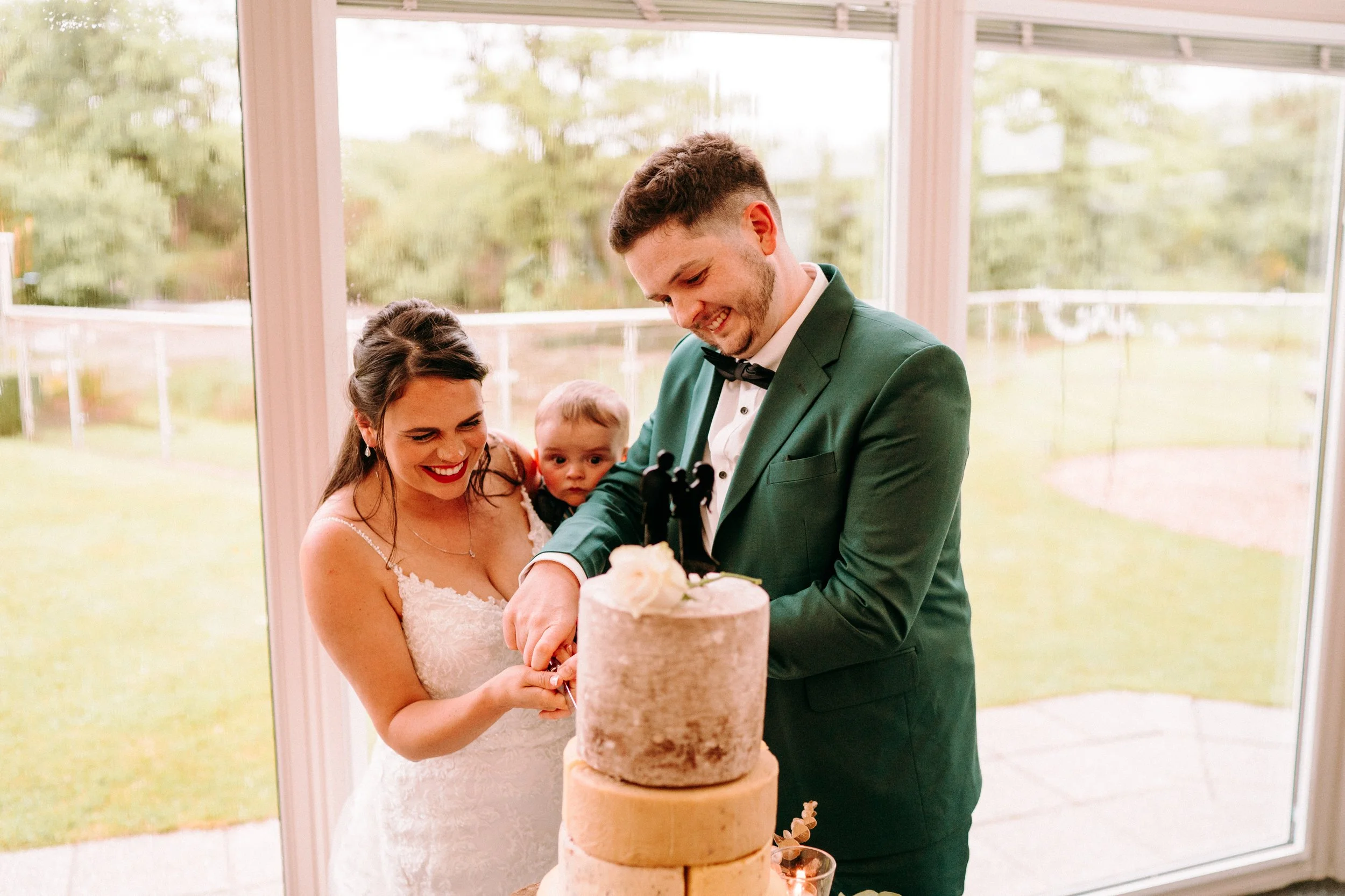oldwalls-swansea-wedding-photographer-colourful-relaxed-208.jpg