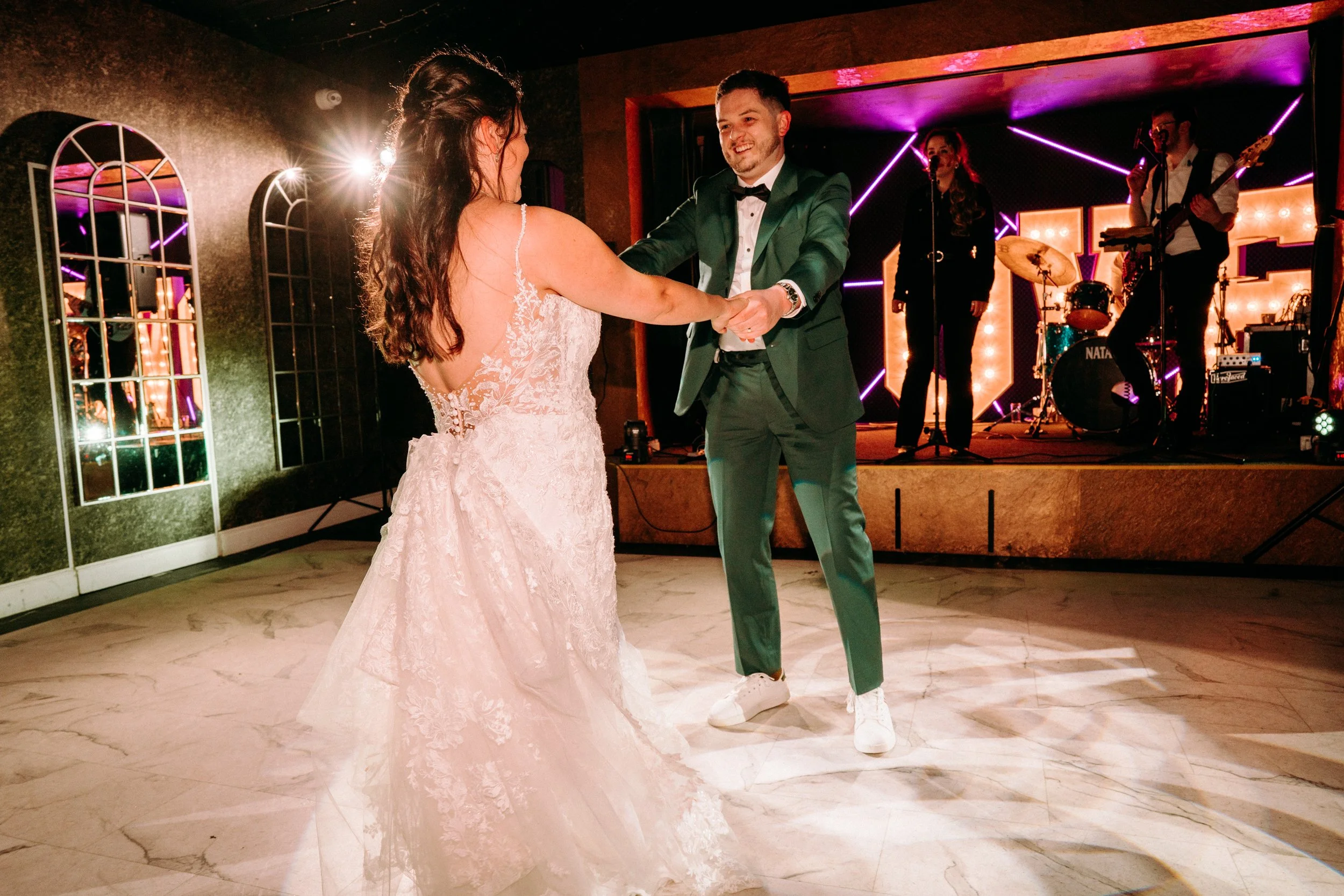 oldwalls-swansea-wedding-photographer-colourful-relaxed-221.jpg