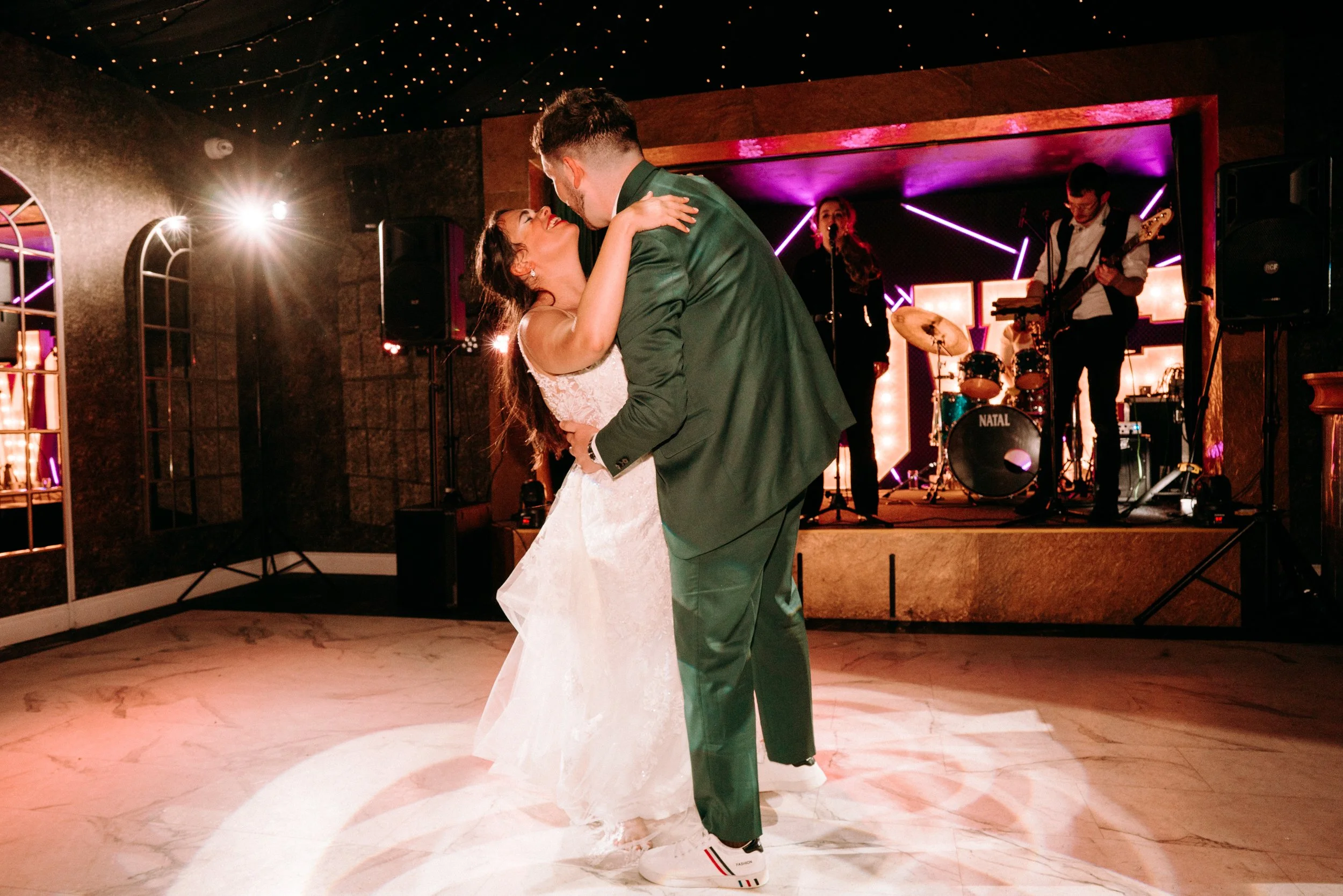 oldwalls-swansea-wedding-photographer-colourful-relaxed-222.jpg