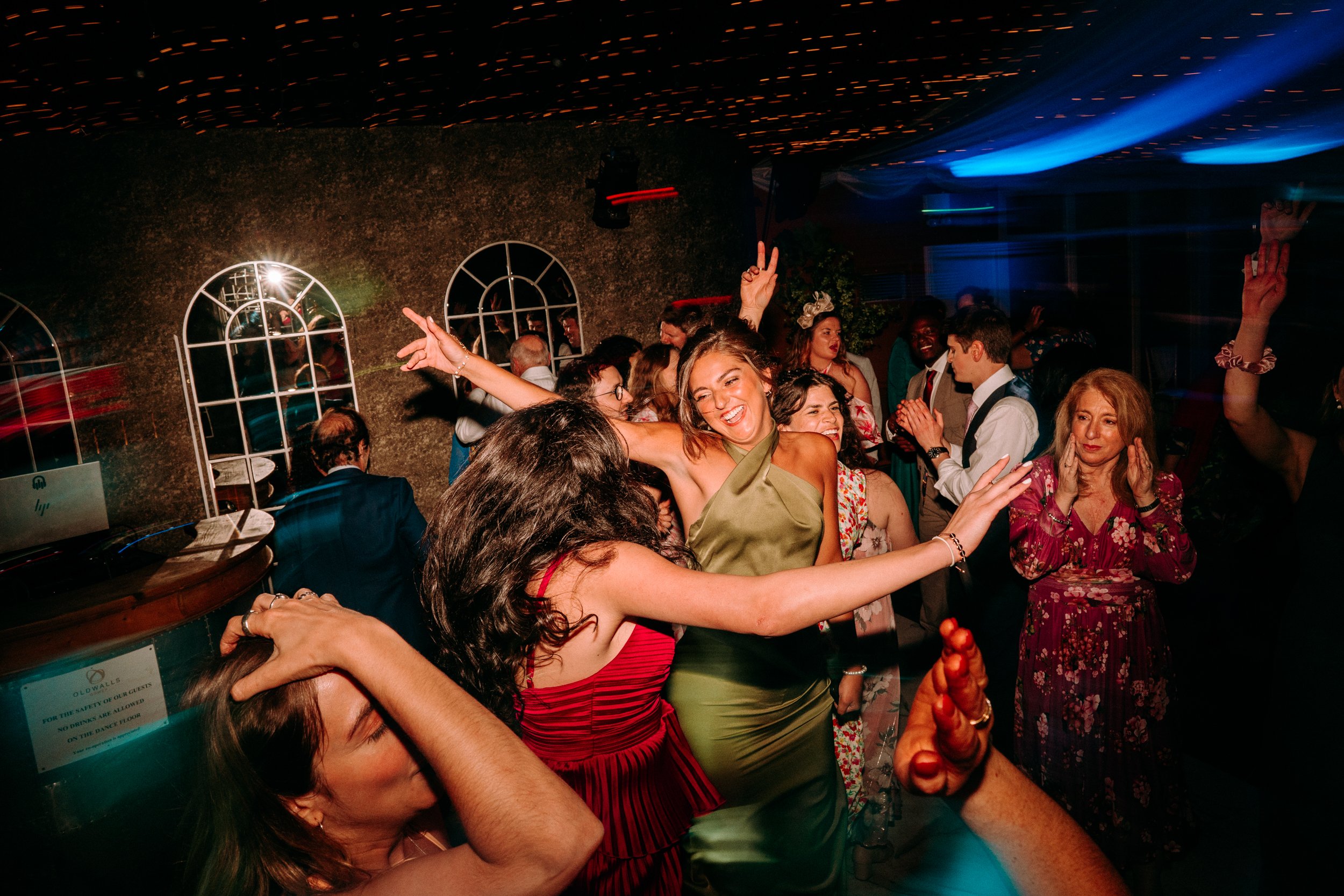 oldwalls-swansea-wedding-photographer-colourful-relaxed-231.jpg