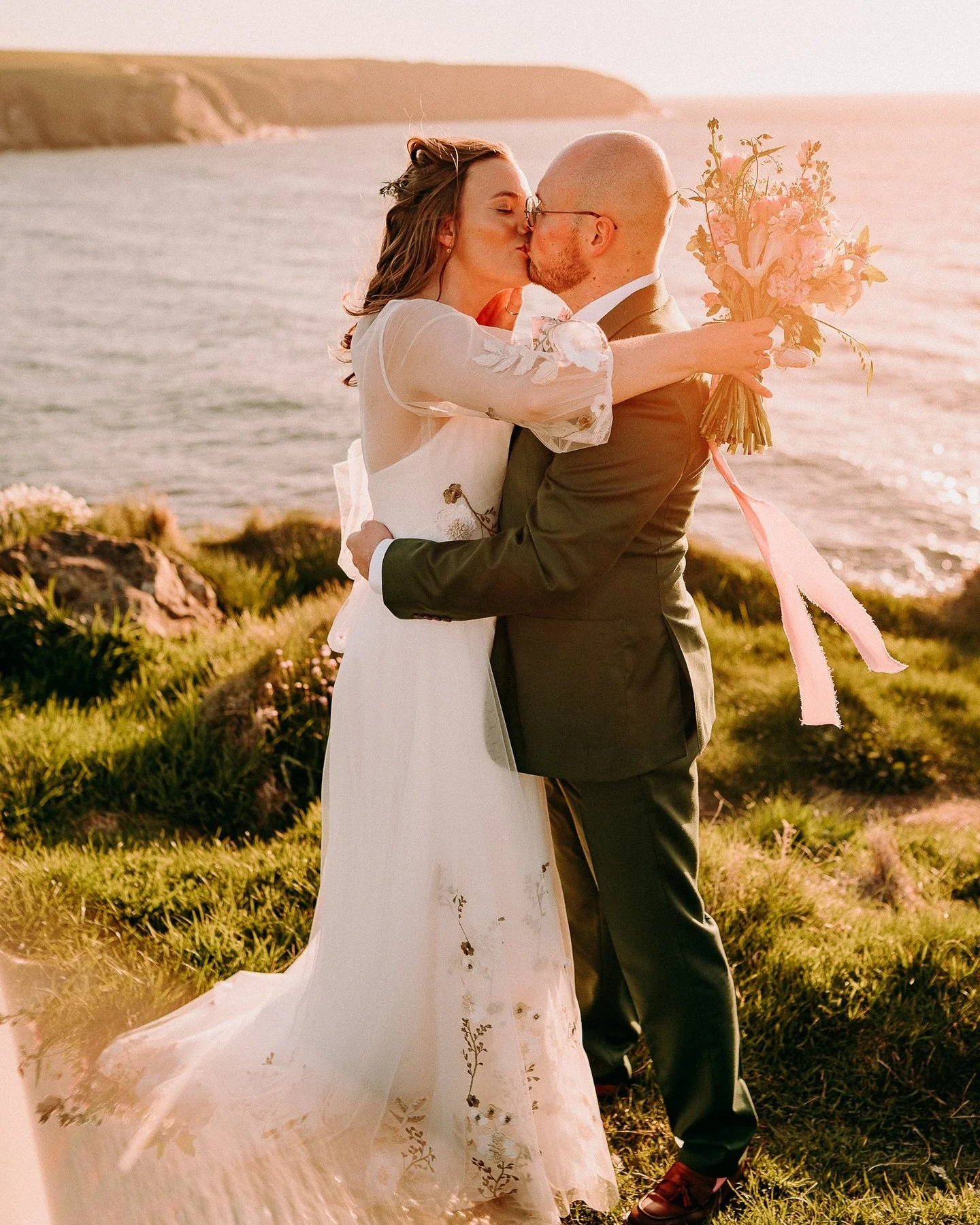 Lucy &amp; Wilf&rsquo;s wedding was the kind of day that reminds you what it&rsquo;s all about &mdash; heartfelt moments, personal touches, and a whole lot of joy. 💫

From a beautiful, traditional church ceremony to walking across the road with thei
