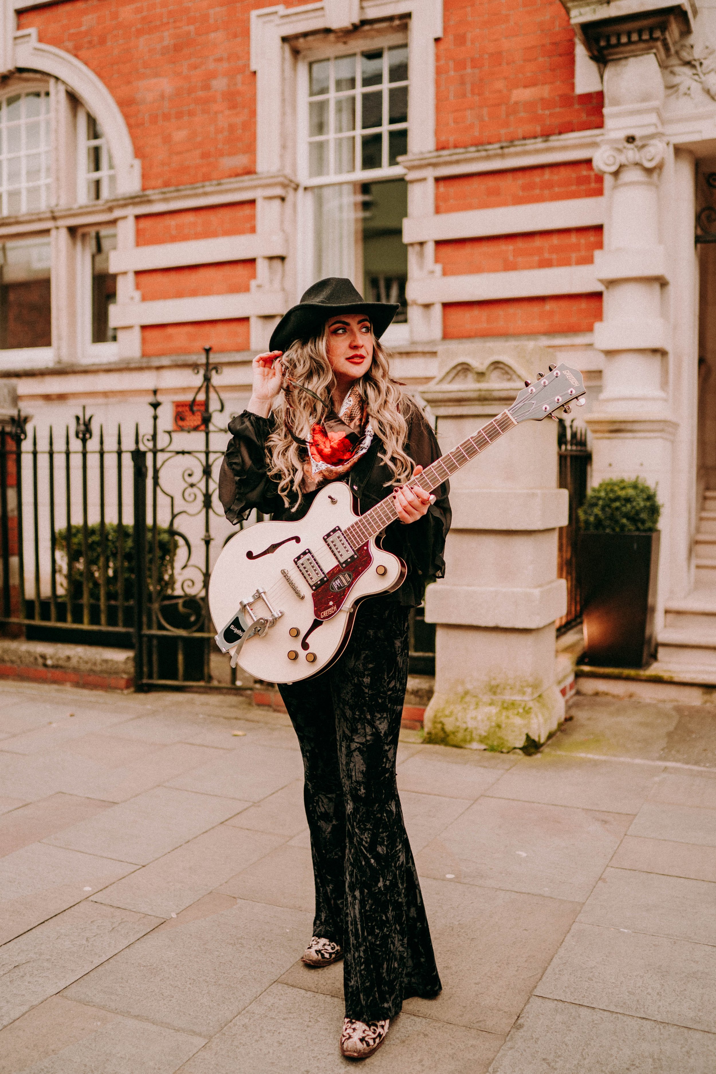 the-nashville-band-SINGER-SONGWRITER-PHOTOGRAPHERS-SWANSEA