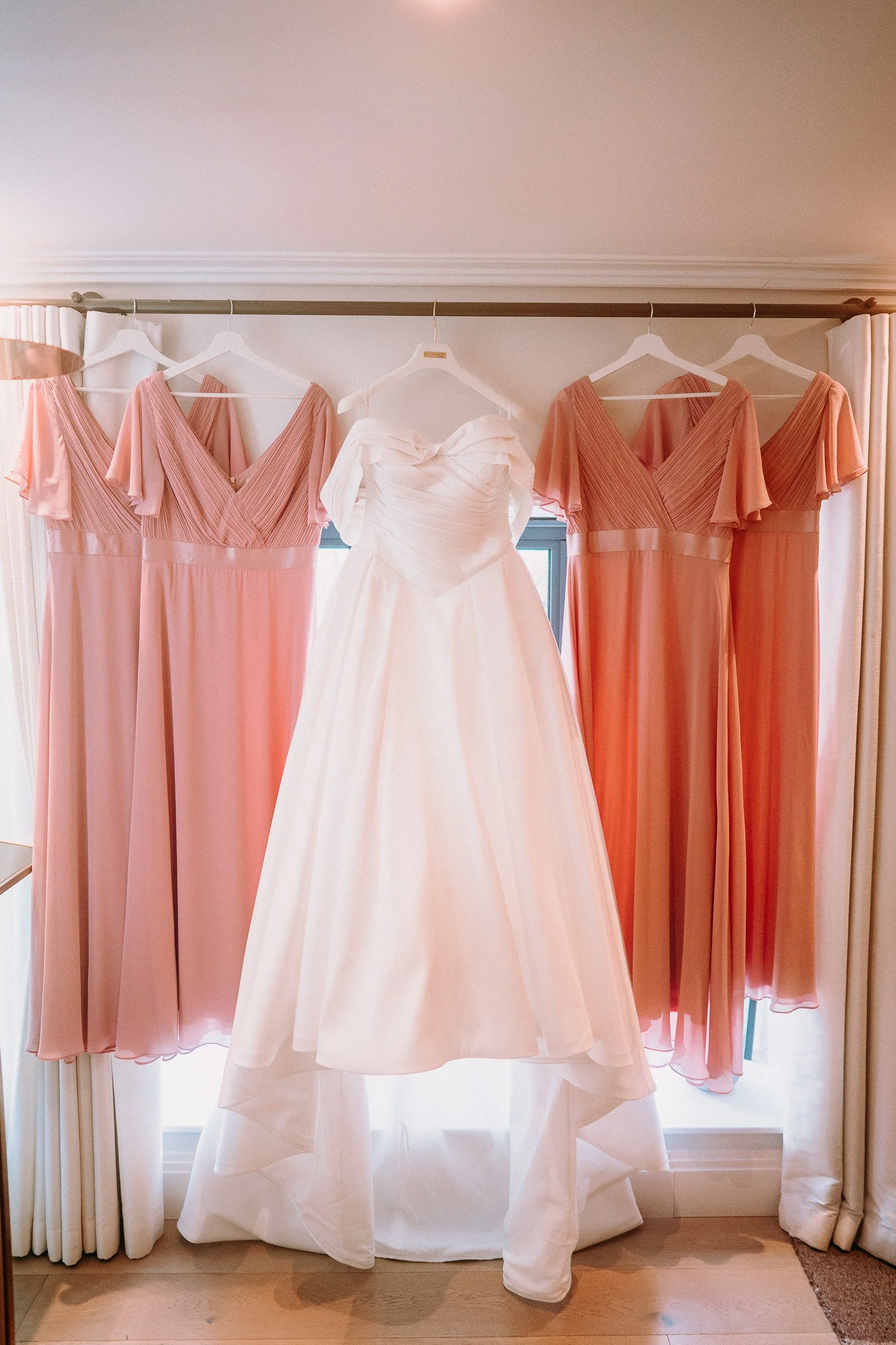 sant-ffraed-house-wedding-photographers-fun-natural-relaxed-documentary-6.jpg