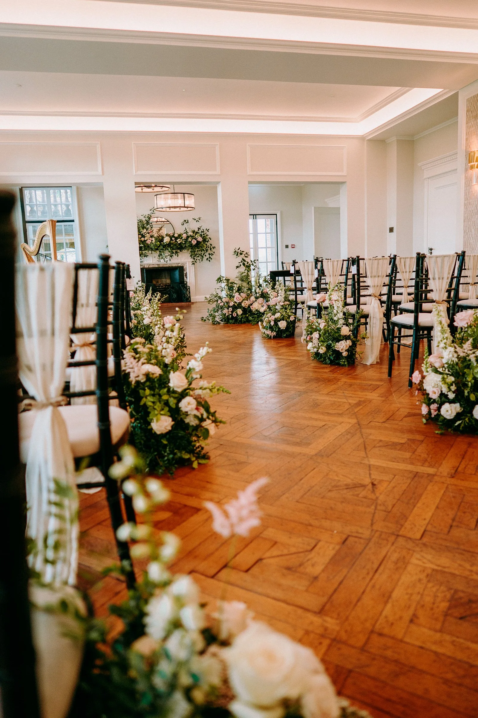 sant-ffraed-house-wedding-photographers-fun-natural-relaxed-documentary-27.jpg
