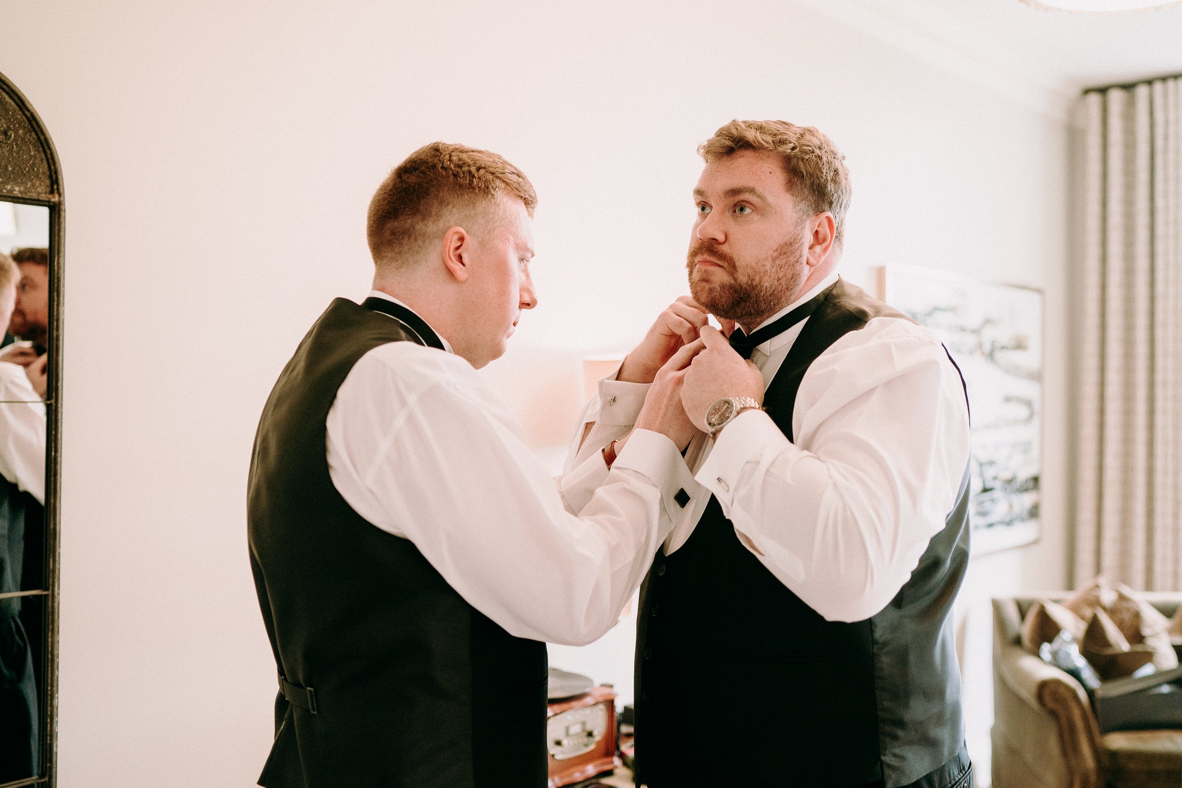 sant-ffraed-house-wedding-photographers-fun-natural-relaxed-documentary-31.jpg