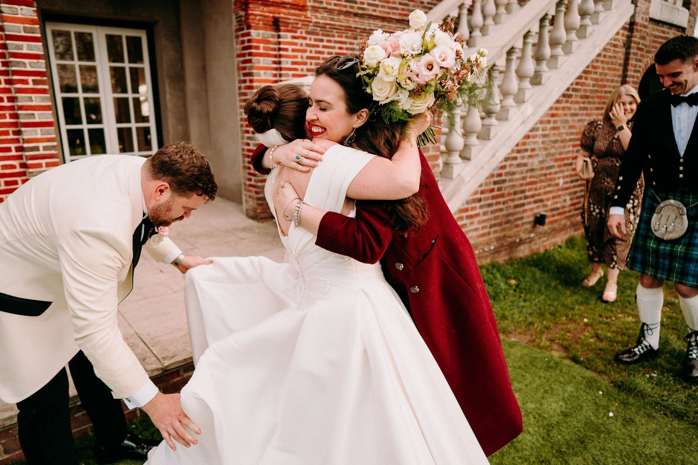 sant-ffraed-house-wedding-photographers-fun-natural-relaxed-documentary-108.jpg