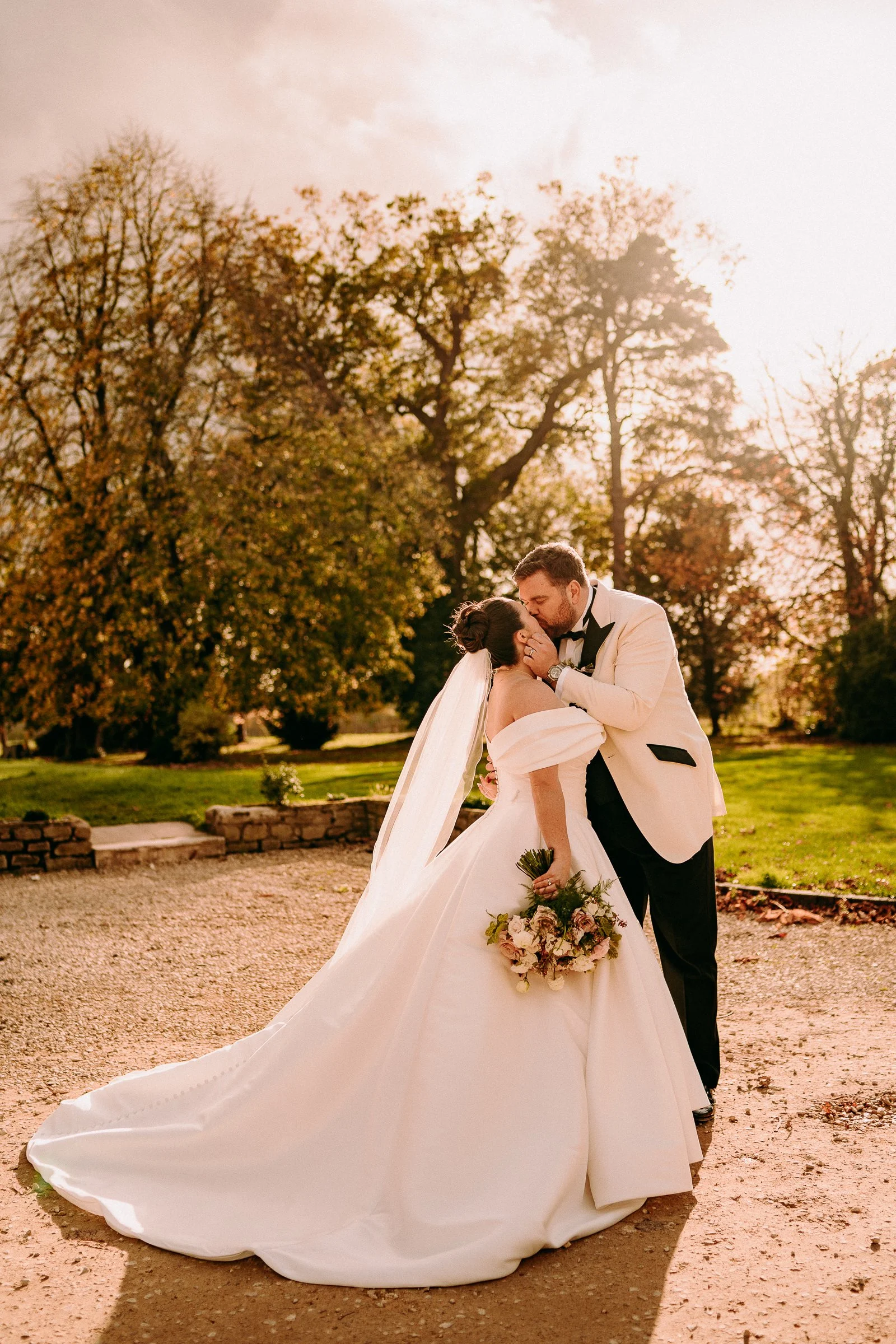 sant-ffraed-house-wedding-photographers-fun-natural-relaxed-documentary-117.jpg