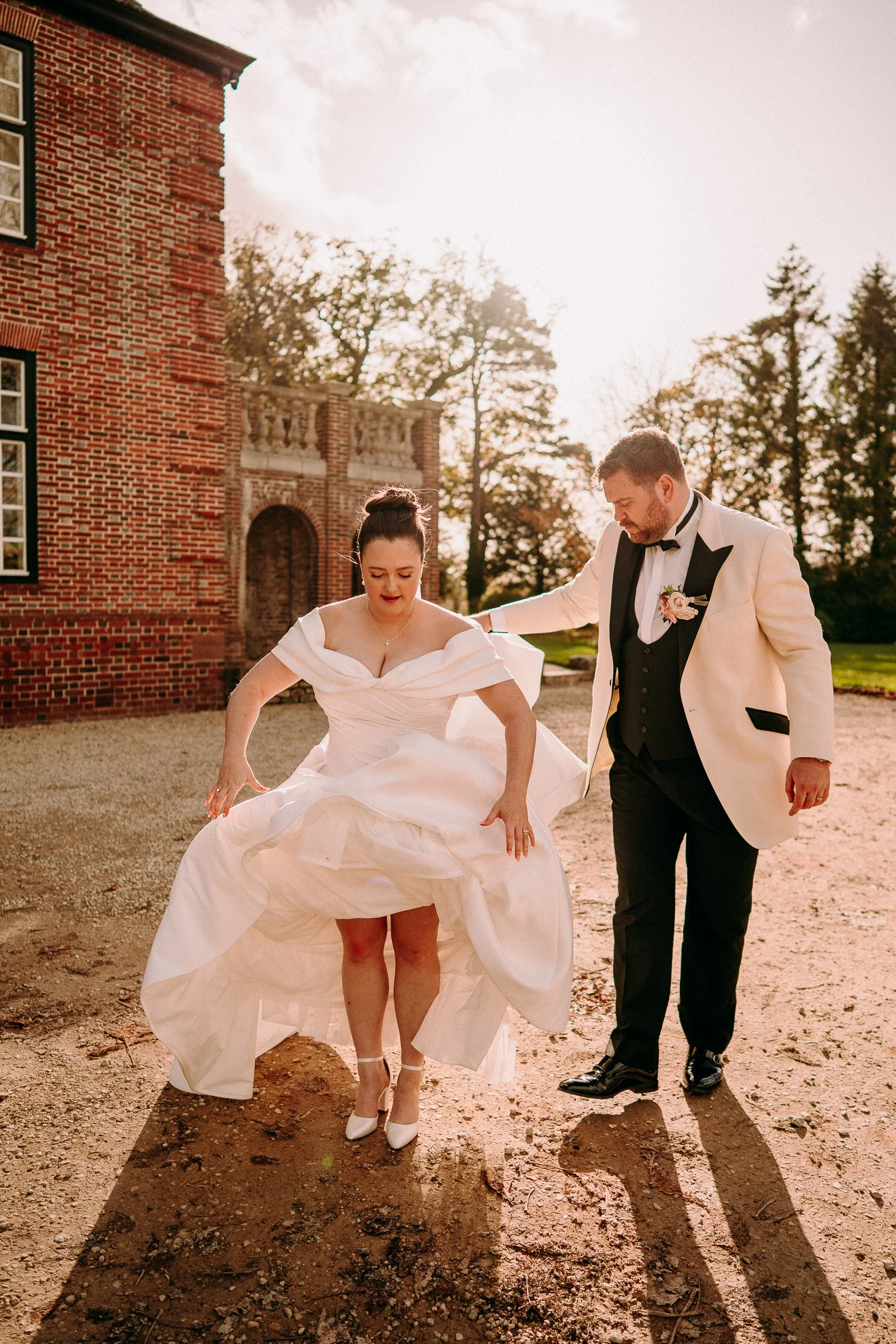 sant-ffraed-house-wedding-photographers-fun-natural-relaxed-documentary-124.jpg