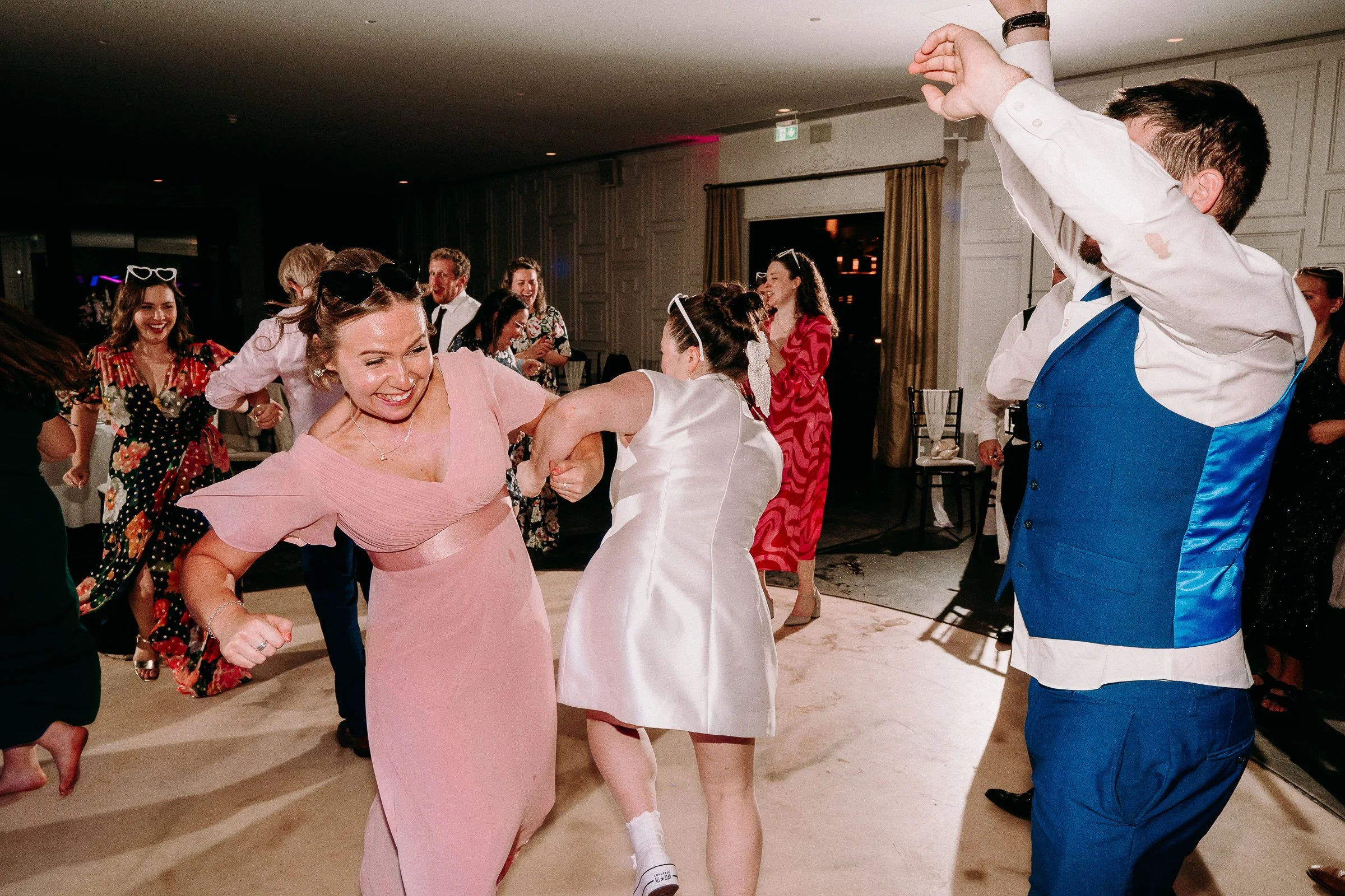sant-ffraed-house-wedding-photographers-fun-natural-relaxed-documentary-315.jpg