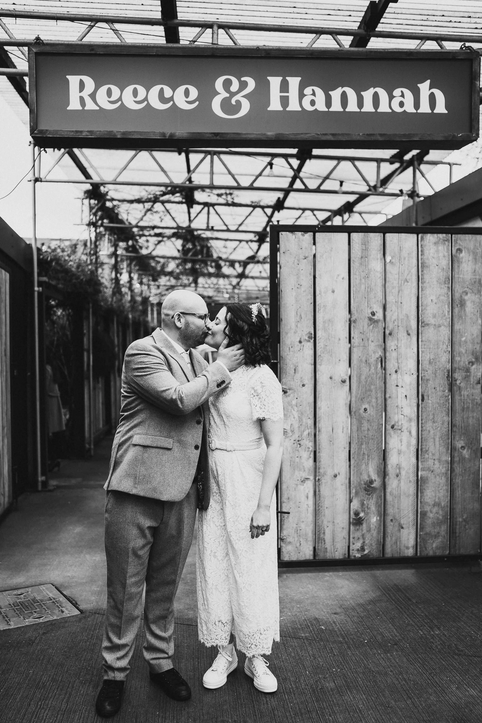 the-shack-revolution-hereford-candid-winter-wedding-photographers-88.jpg