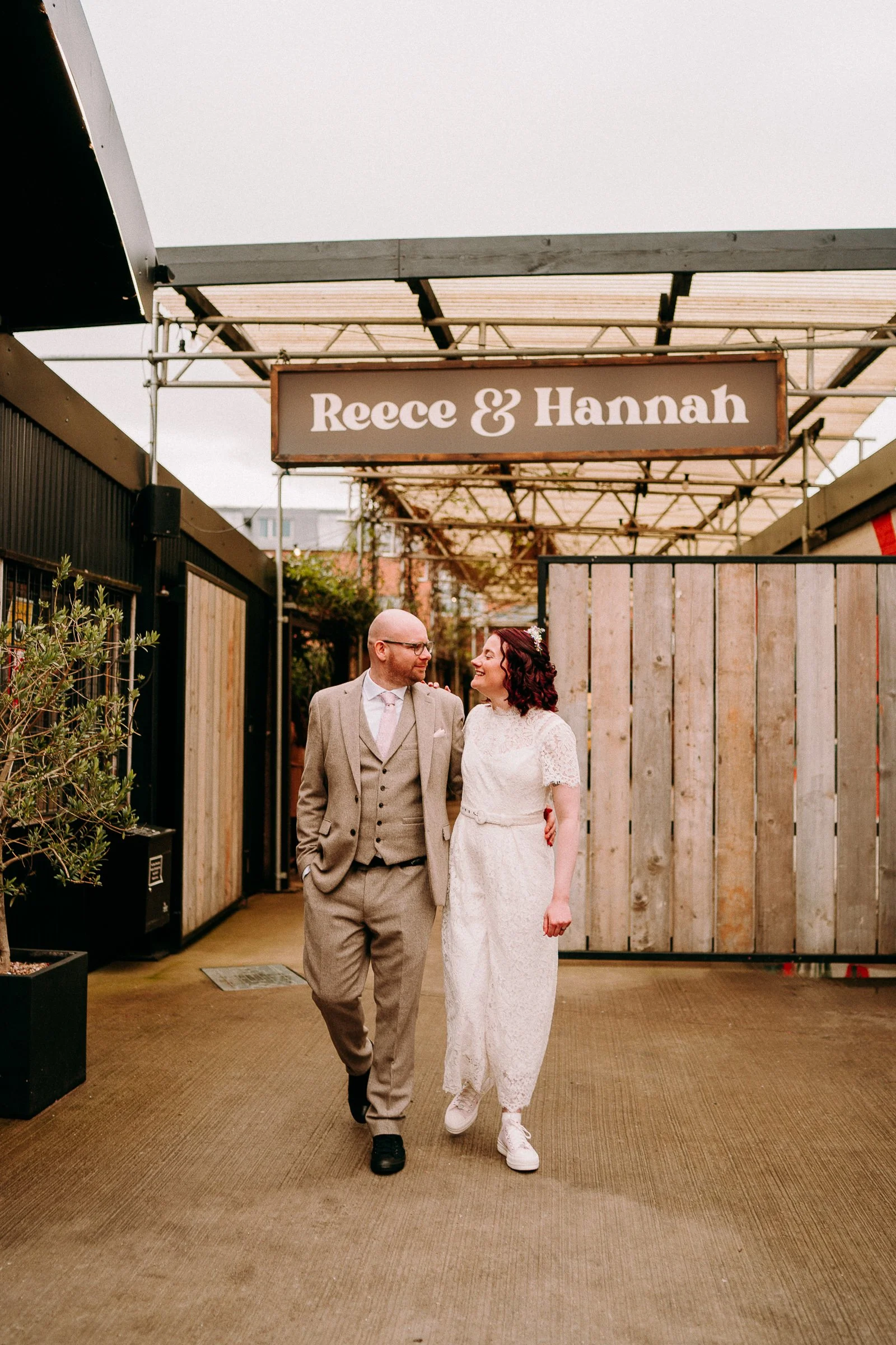 the-shack-revolution-hereford-candid-winter-wedding-photographers-89.jpg