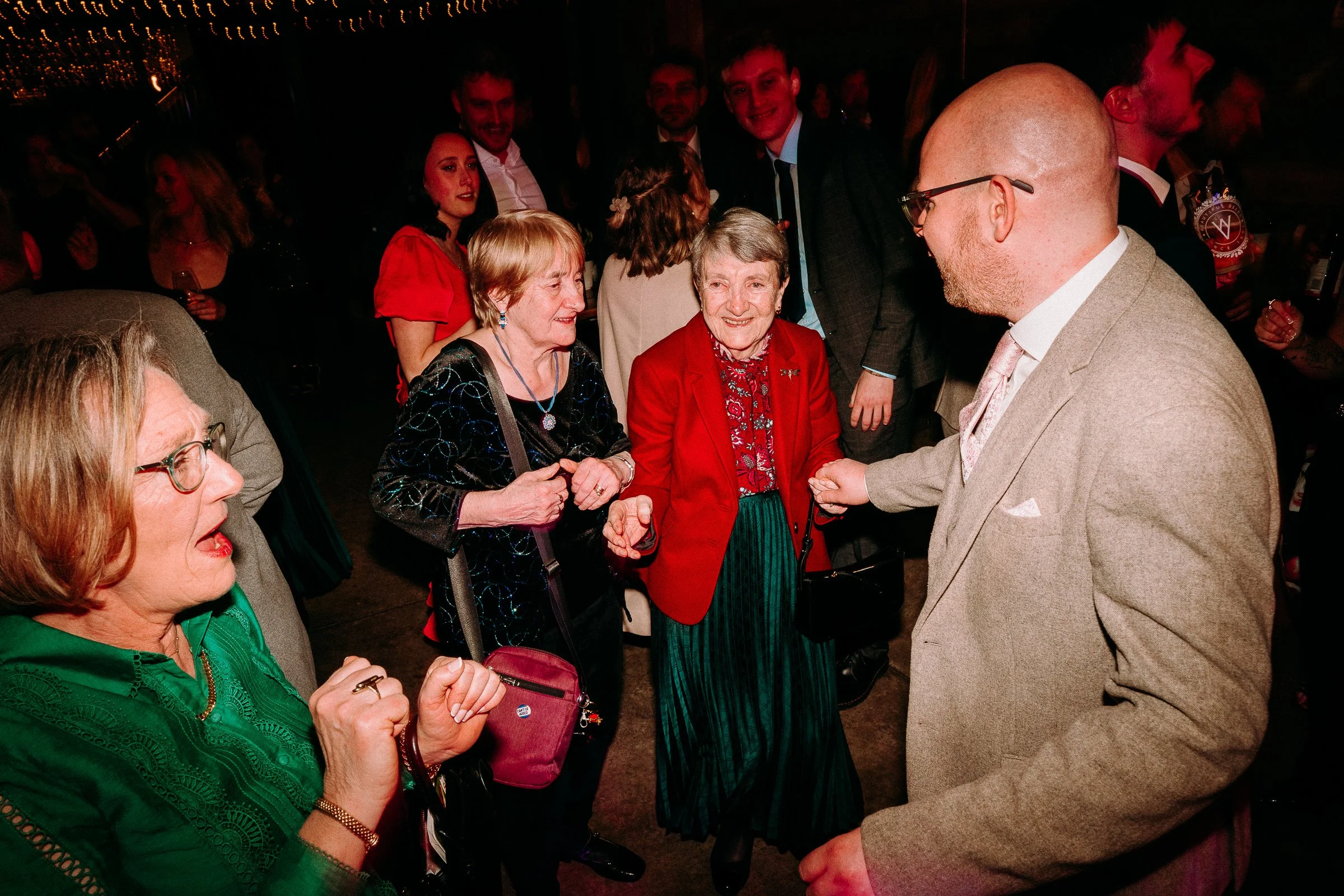 the-shack-revolution-hereford-candid-winter-wedding-photographers-164.jpg