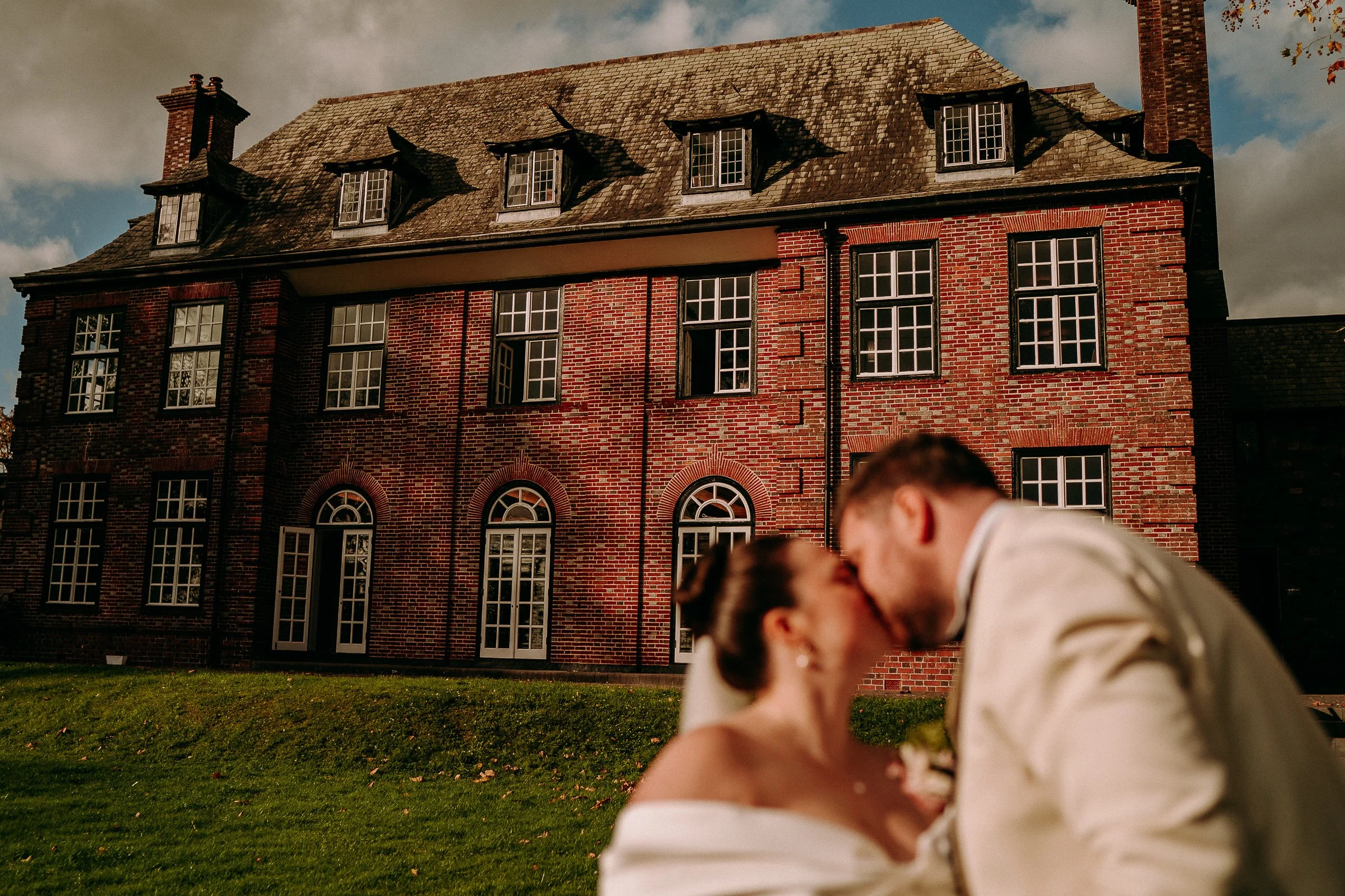 sant-ffraed-house-wedding-photographers-fun-natural-relaxed-documentary-149.jpg