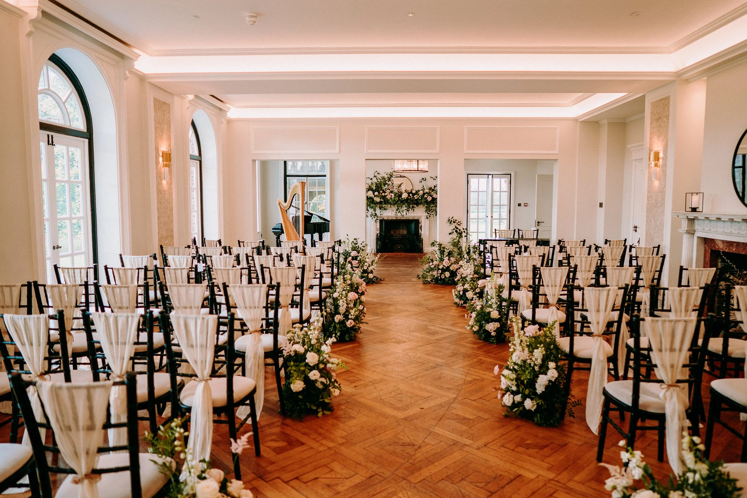 sant-ffraed-house-wedding-photographers-fun-natural-relaxed-documentary-24.jpg