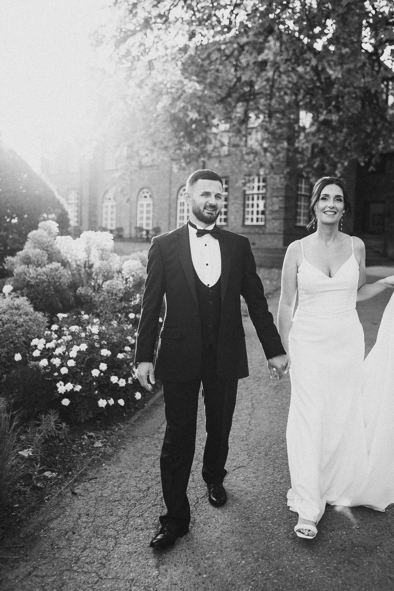 sant-ffraed-house-south-wales-wedding-photographer-relaxed-documentary-6.jpg