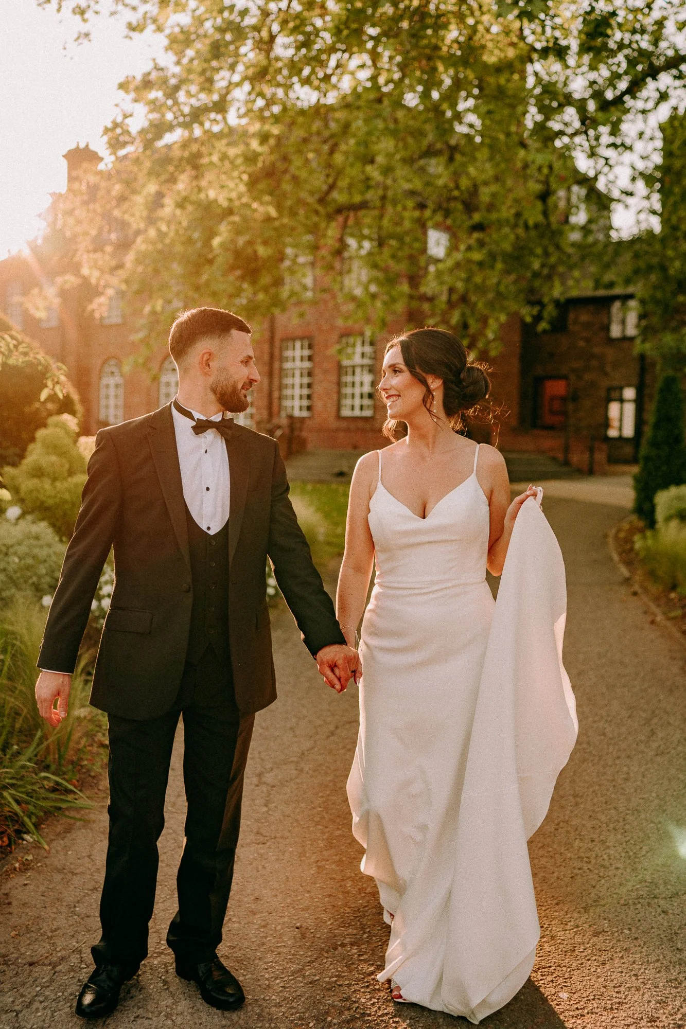 sant-ffraed-house-south-wales-wedding-photographer-relaxed-documentary-7.jpg